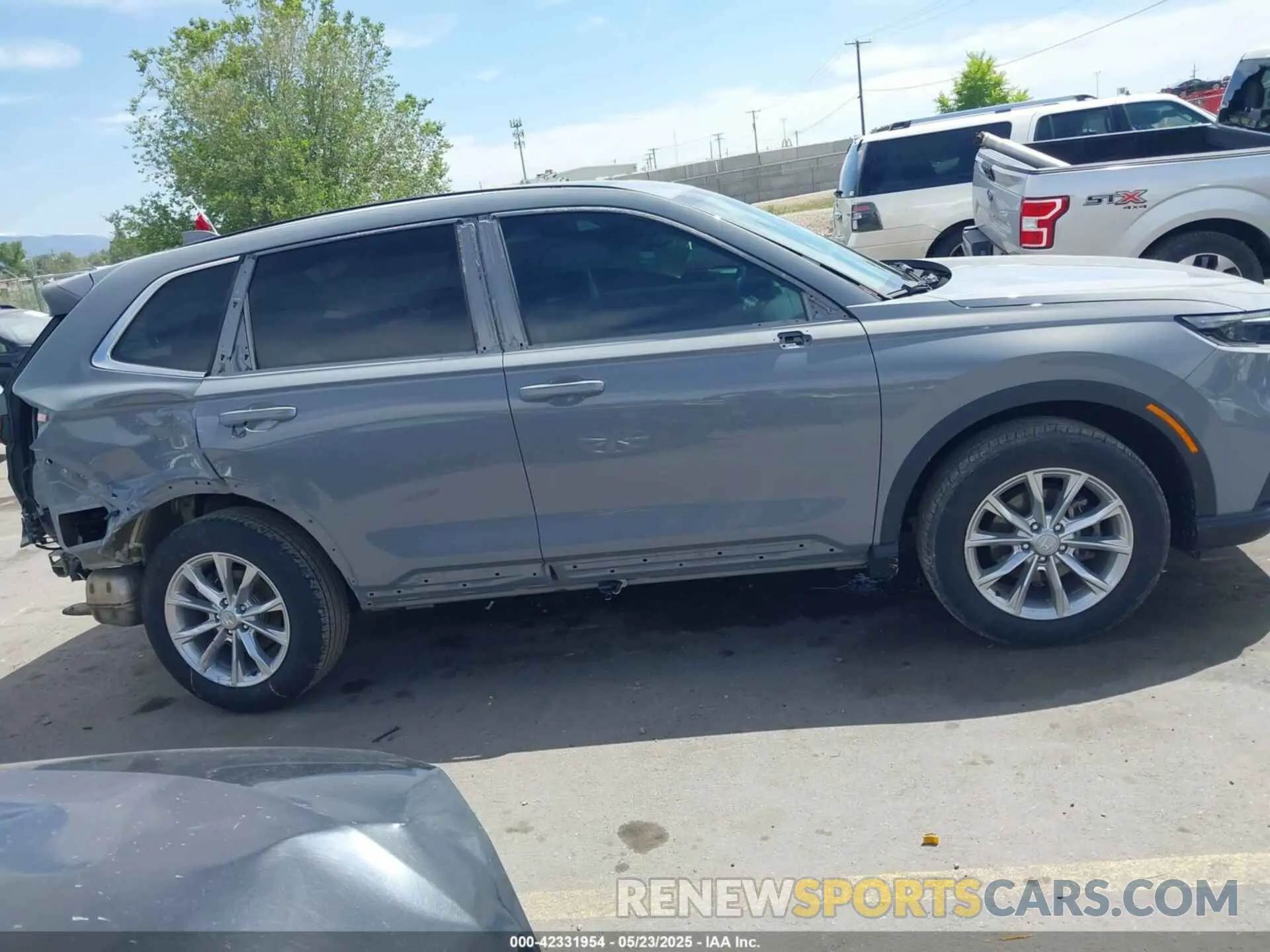 13 Photograph of a damaged car 2HKRS4H71RH416844 HONDA CR-V 2024