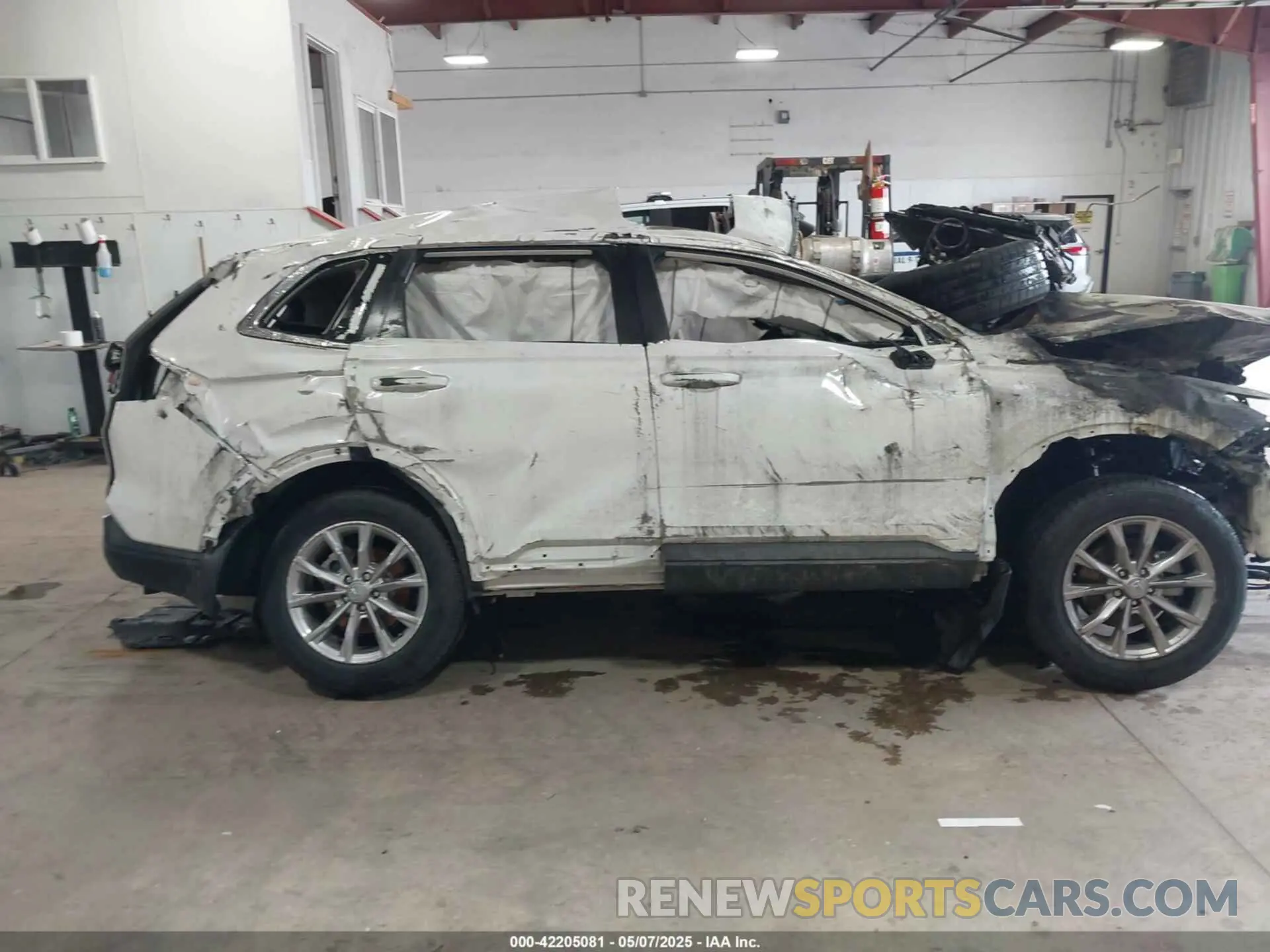 13 Photograph of a damaged car 2HKRS4H71RH431036 HONDA CR-V 2024
