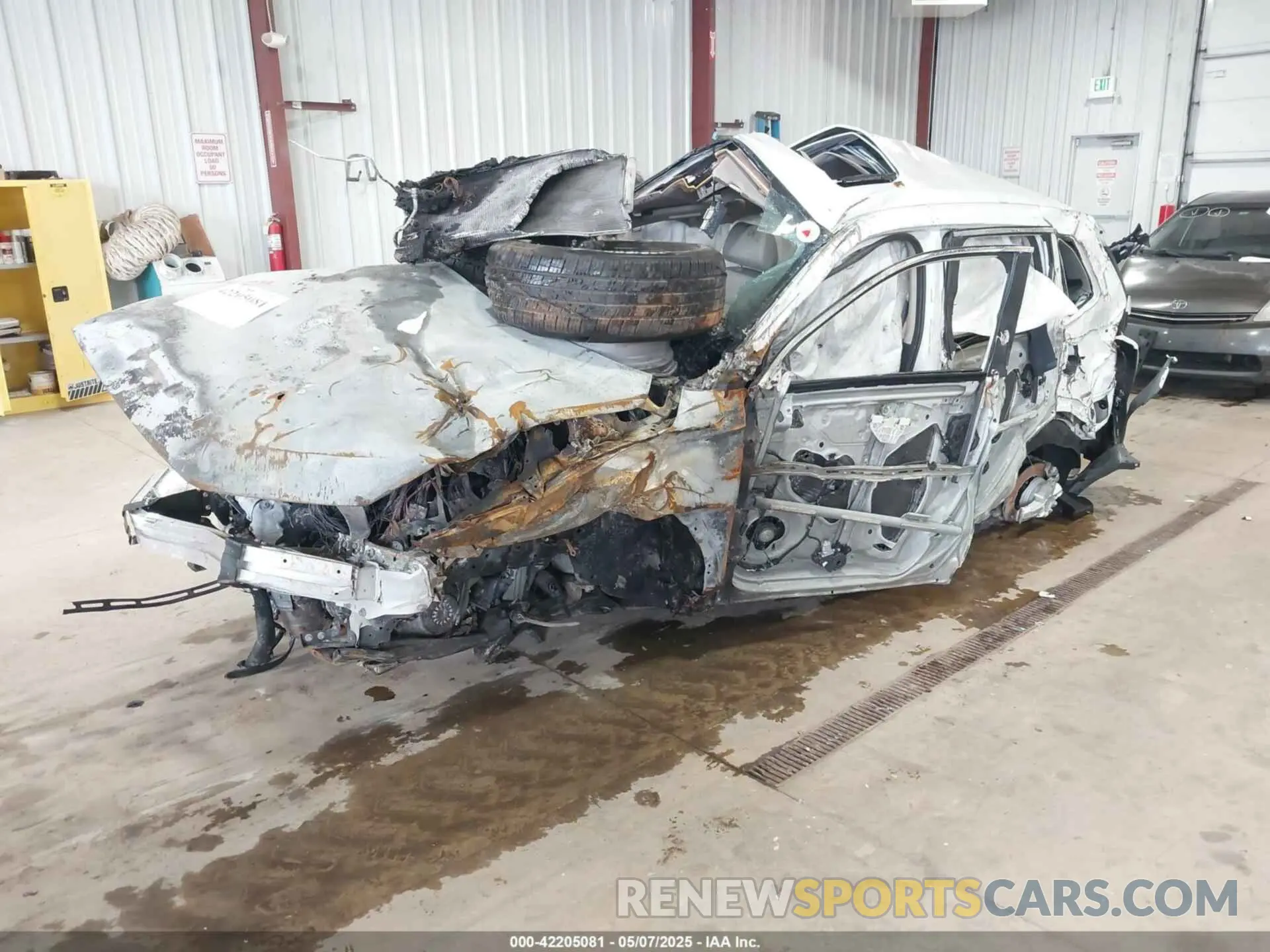 2 Photograph of a damaged car 2HKRS4H71RH431036 HONDA CR-V 2024