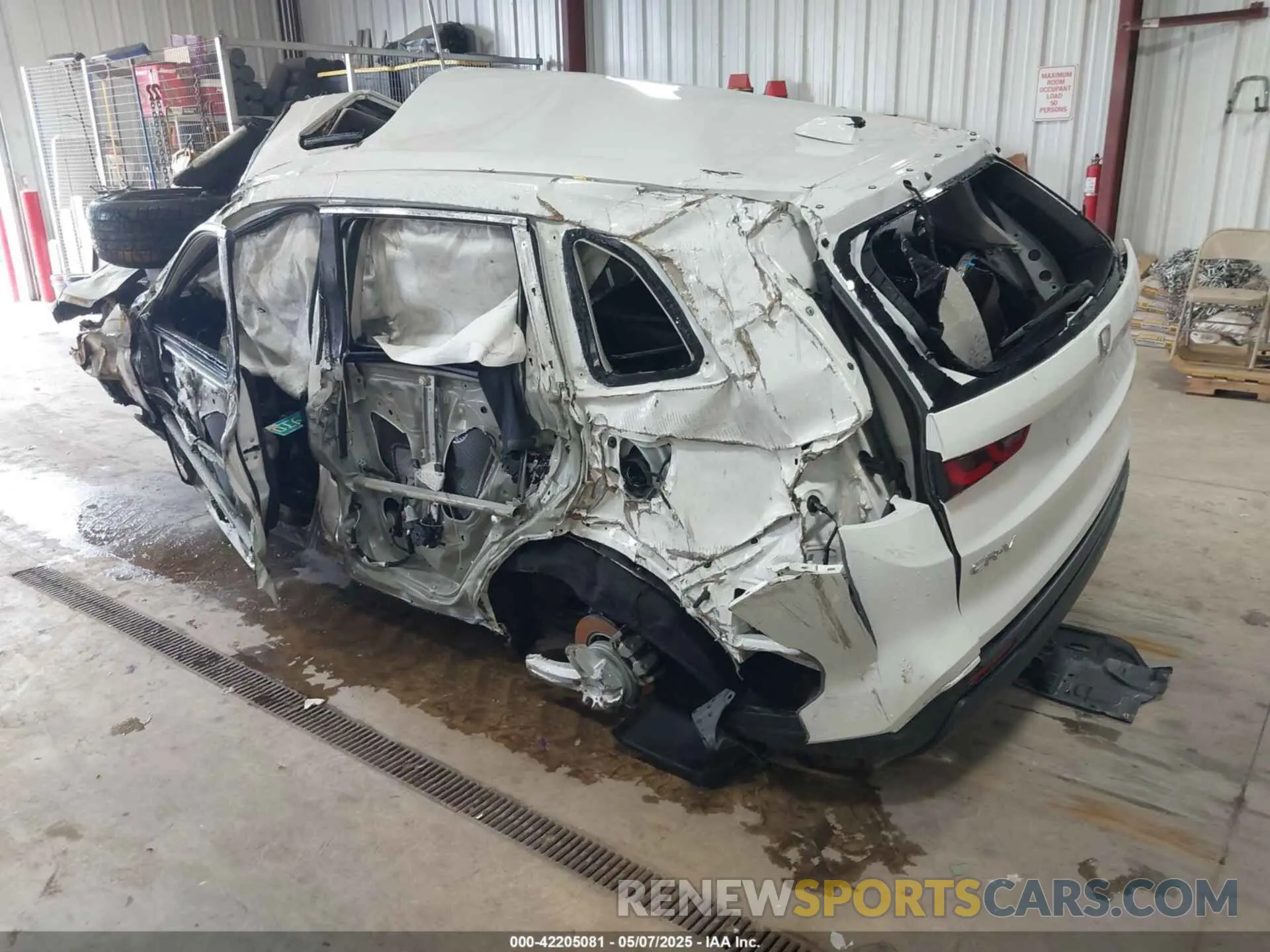 3 Photograph of a damaged car 2HKRS4H71RH431036 HONDA CR-V 2024