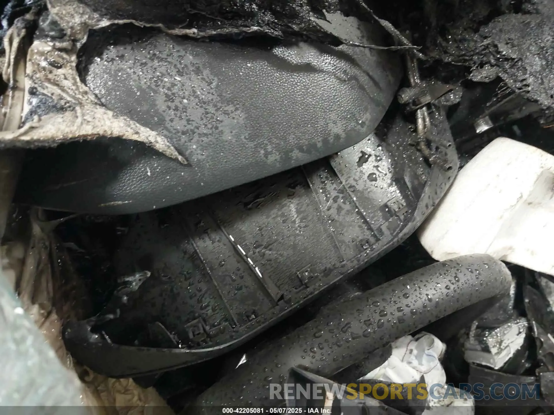 7 Photograph of a damaged car 2HKRS4H71RH431036 HONDA CR-V 2024
