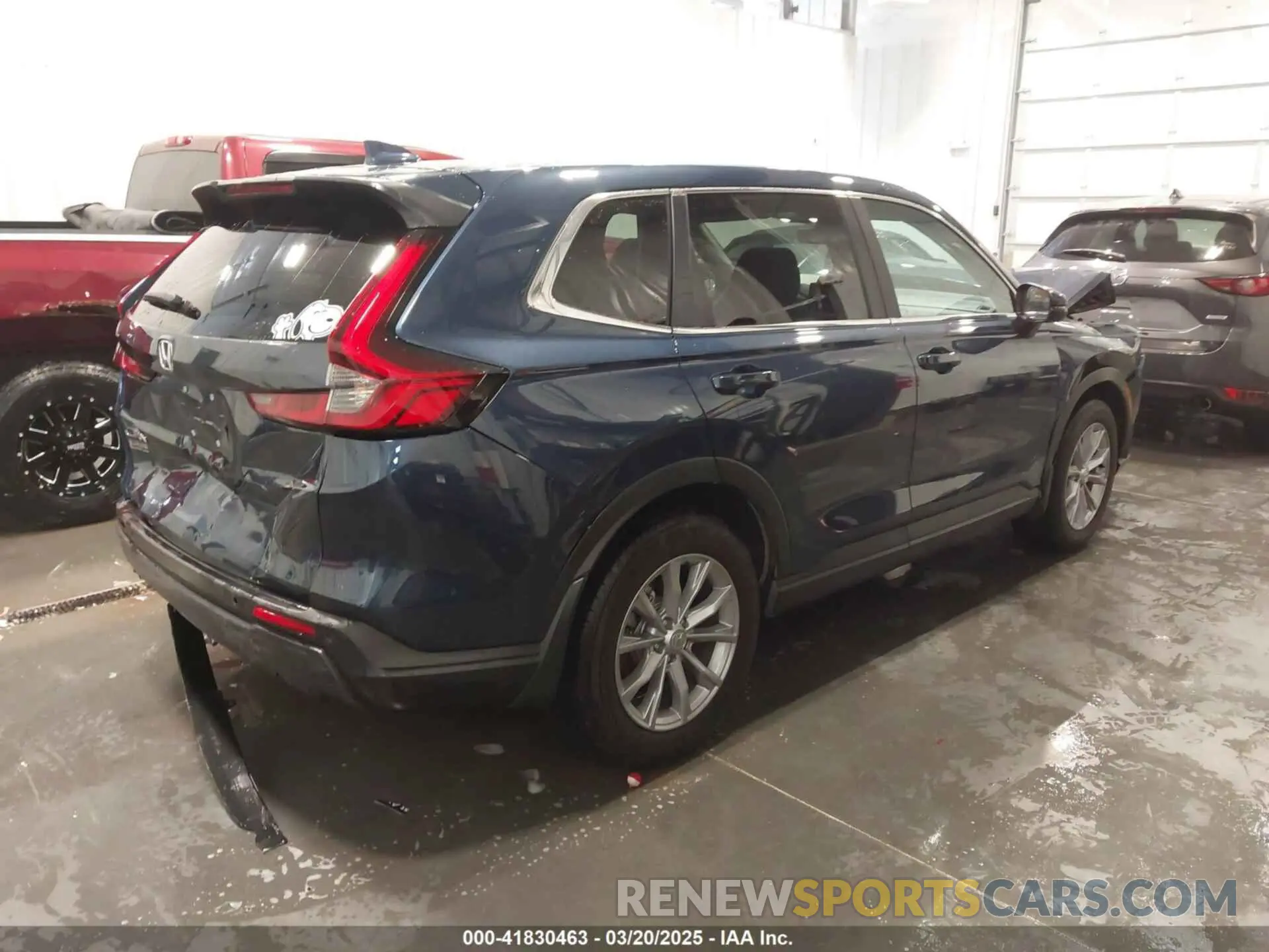 4 Photograph of a damaged car 2HKRS4H72RH428517 HONDA CR-V 2024