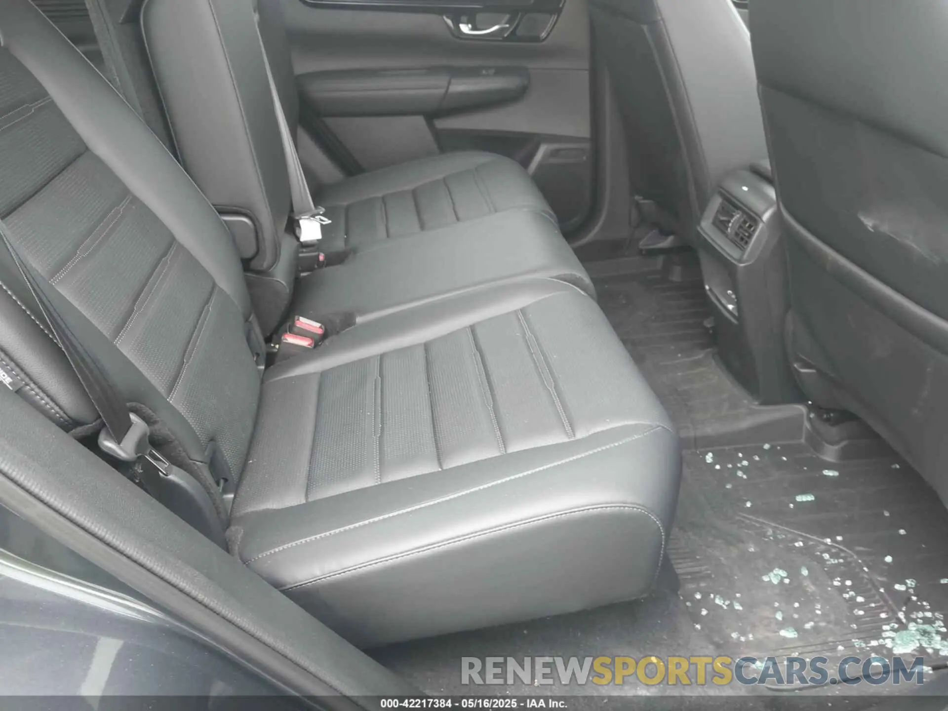 8 Photograph of a damaged car 2HKRS4H72RH484540 HONDA CR-V 2024
