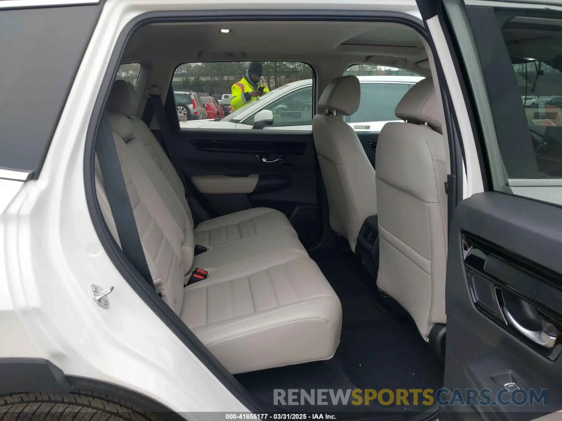 8 Photograph of a damaged car 2HKRS4H73RH476351 HONDA CR-V 2024