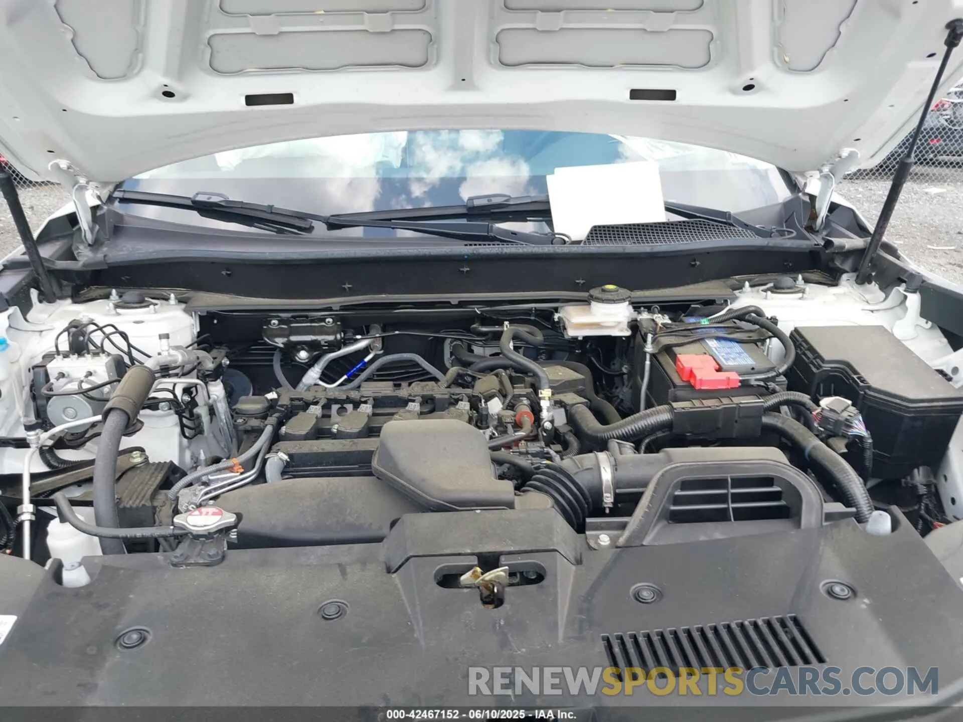 10 Photograph of a damaged car 2HKRS4H75RH433971 HONDA CR-V 2024
