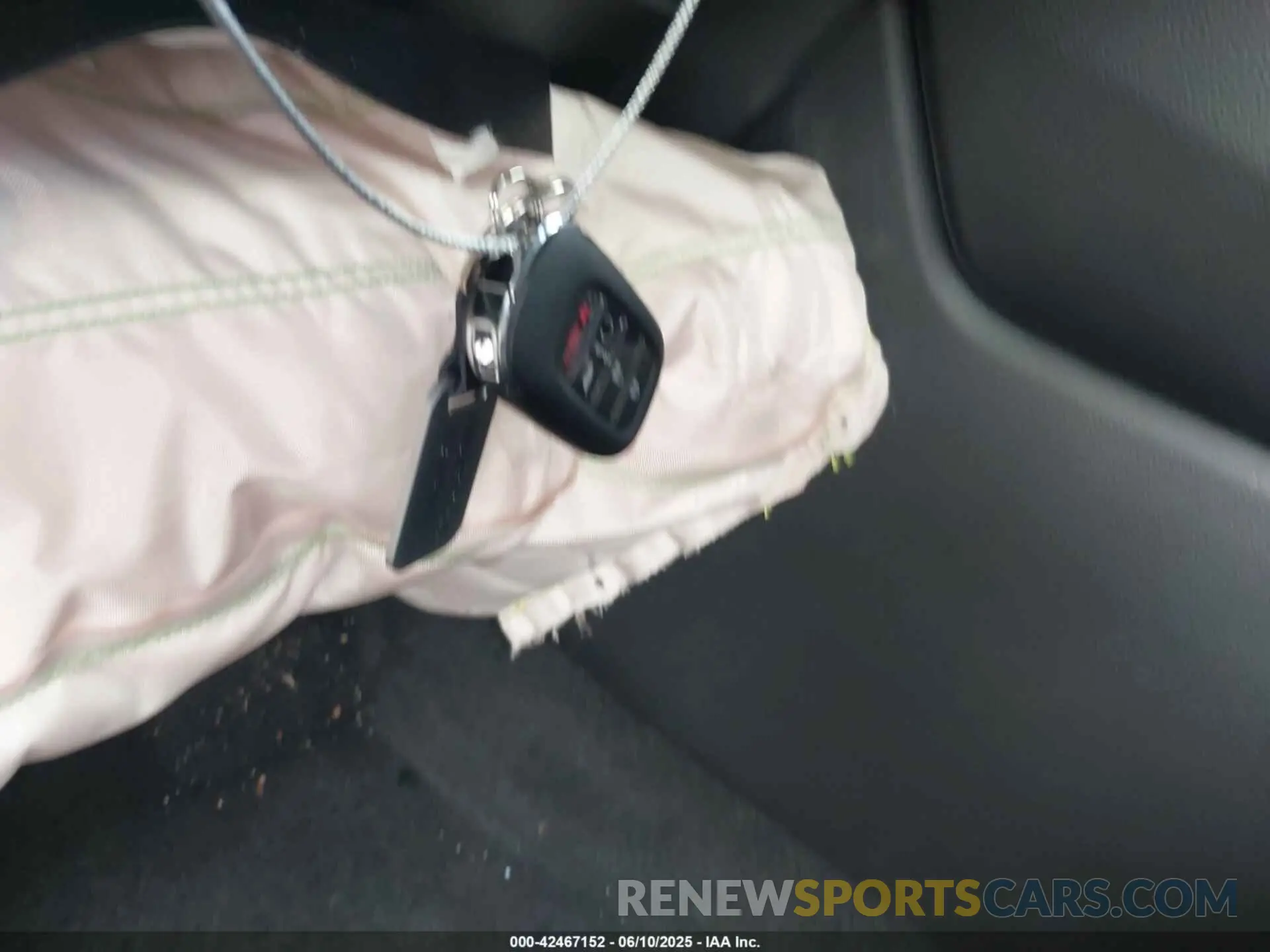 11 Photograph of a damaged car 2HKRS4H75RH433971 HONDA CR-V 2024