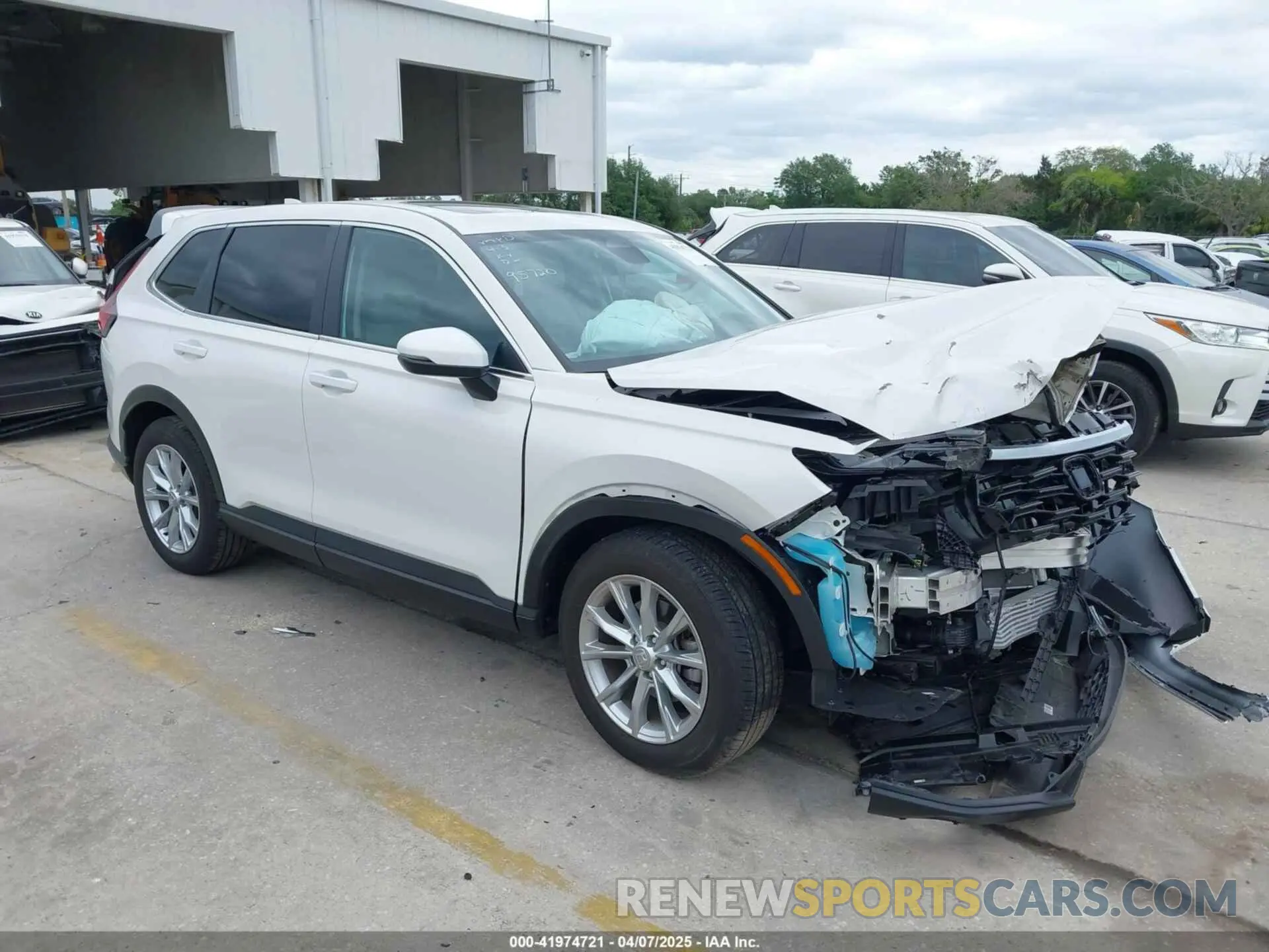 1 Photograph of a damaged car 2HKRS4H75RH445053 HONDA CR-V 2024