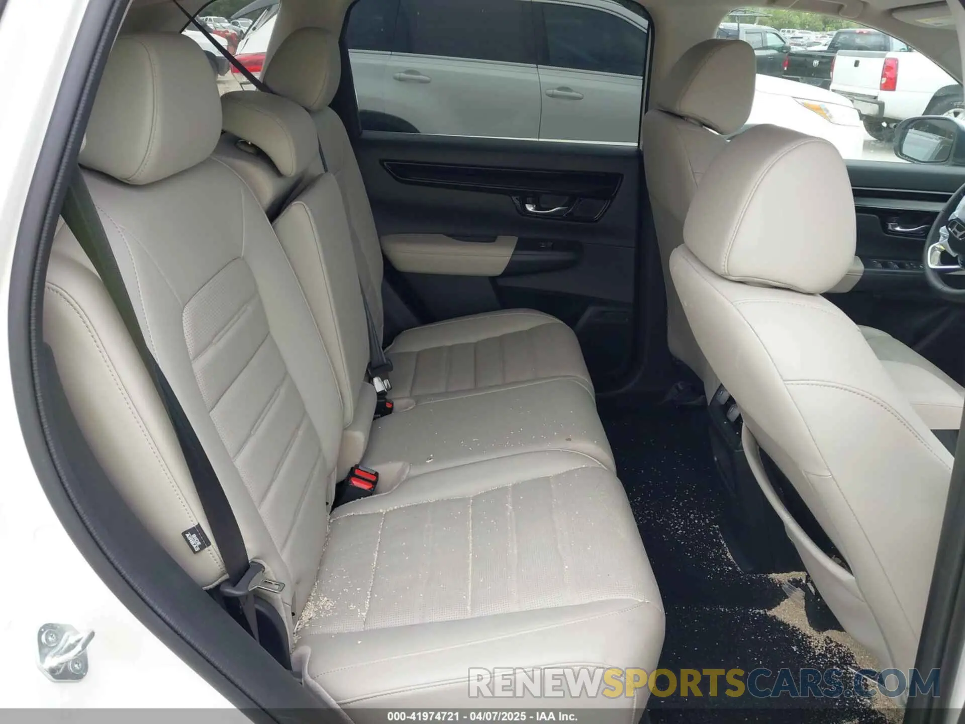 8 Photograph of a damaged car 2HKRS4H75RH445053 HONDA CR-V 2024