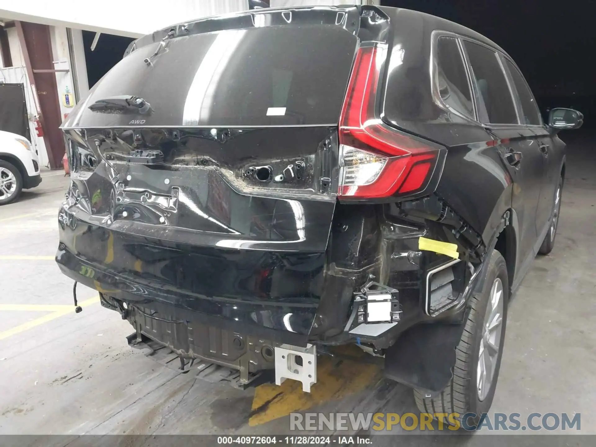 18 Photograph of a damaged car 2HKRS4H77RH431168 HONDA CR-V 2024