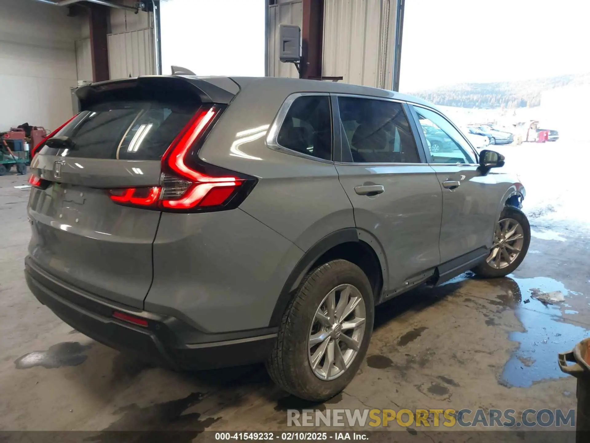4 Photograph of a damaged car 2HKRS4H77RH477423 HONDA CR-V 2024