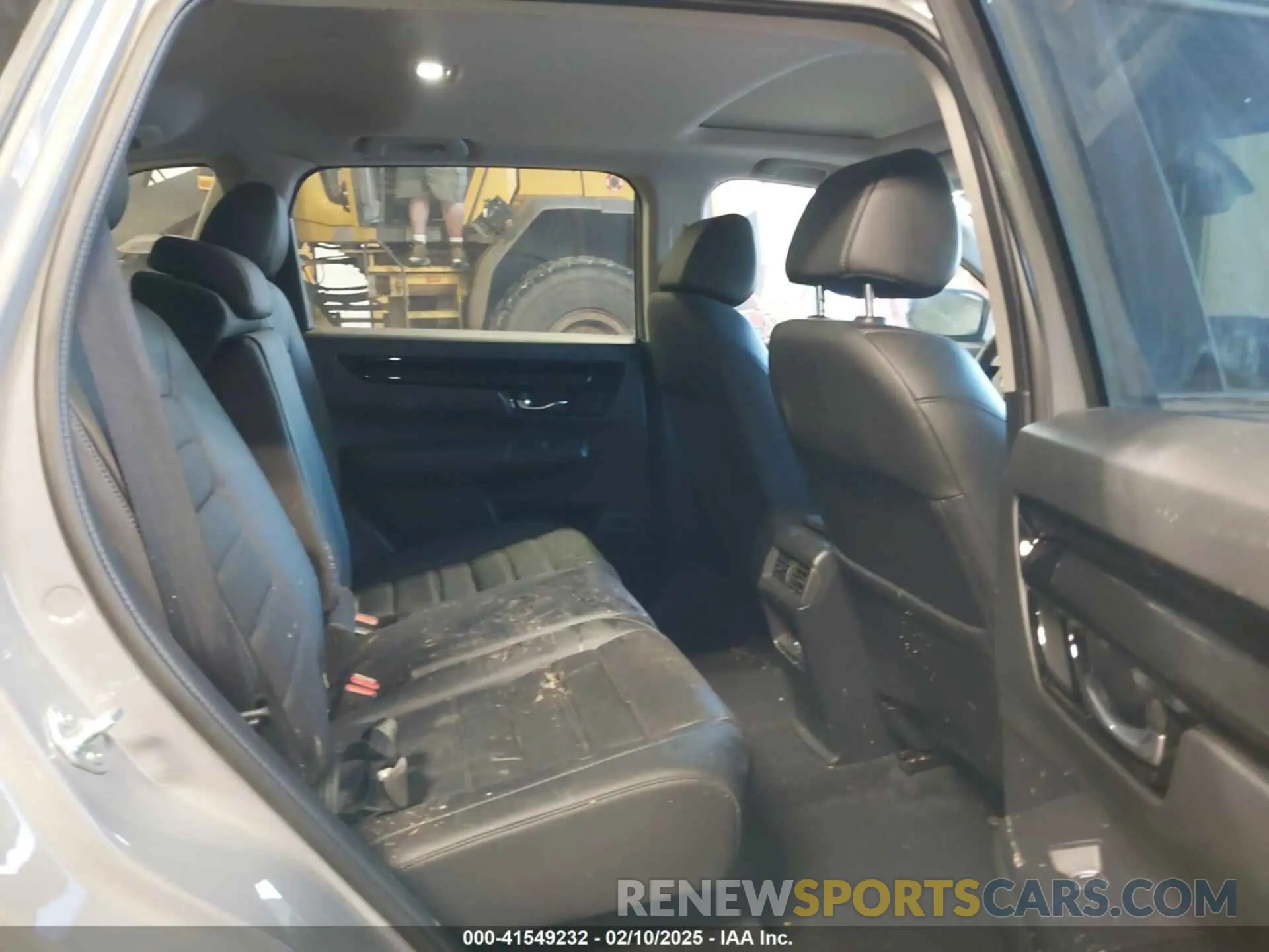 8 Photograph of a damaged car 2HKRS4H77RH477423 HONDA CR-V 2024