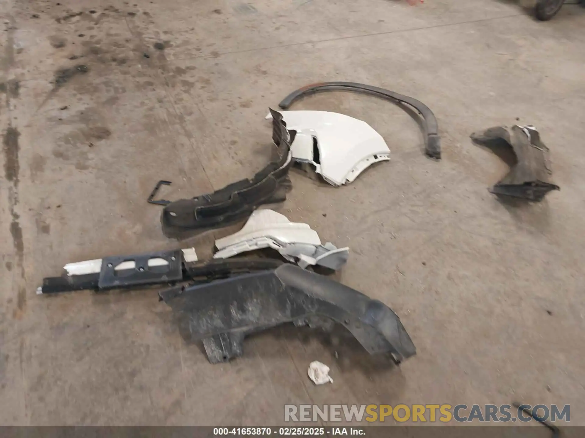 12 Photograph of a damaged car 2HKRS4H78RH453681 HONDA CR-V 2024