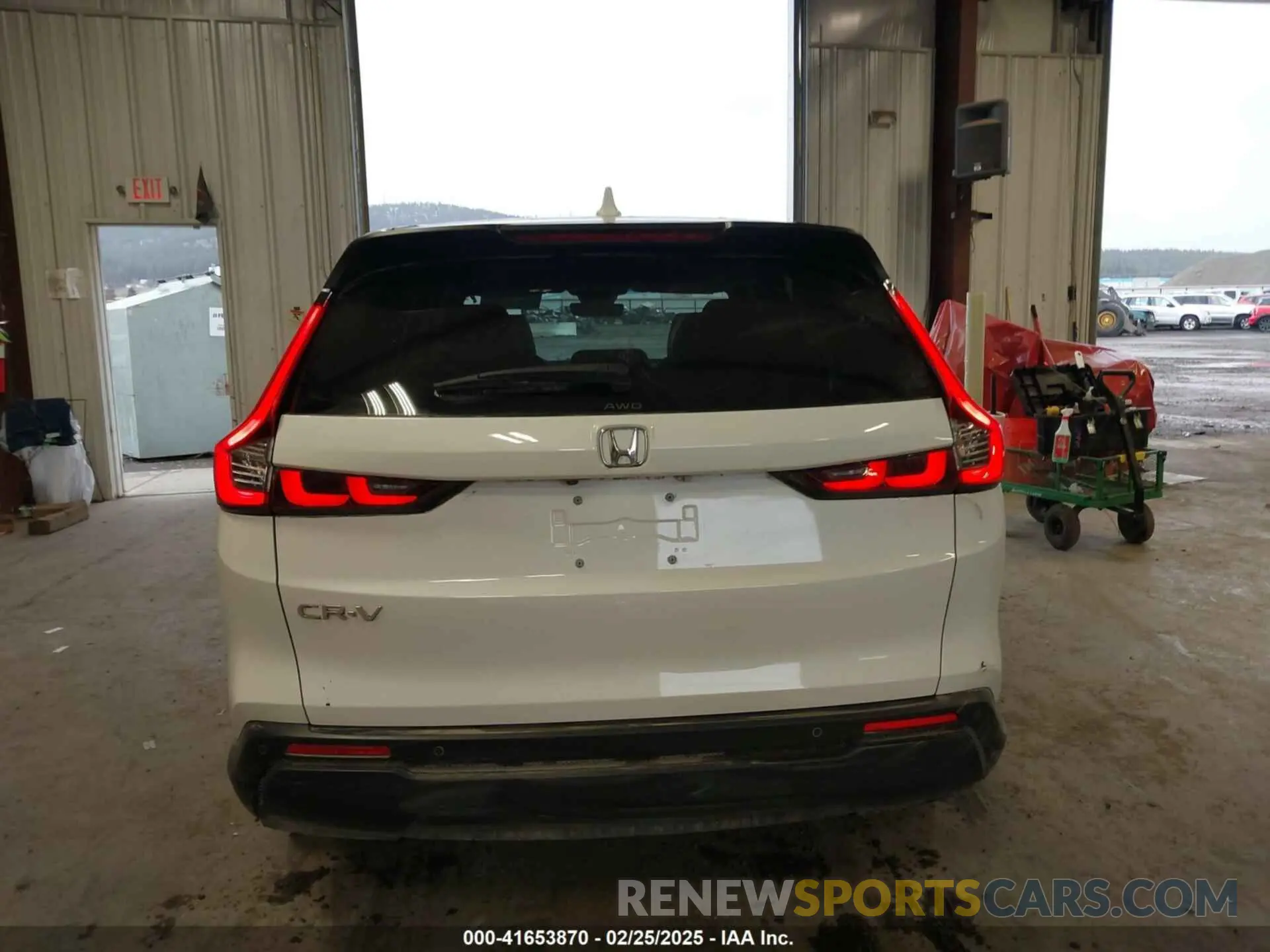 17 Photograph of a damaged car 2HKRS4H78RH453681 HONDA CR-V 2024