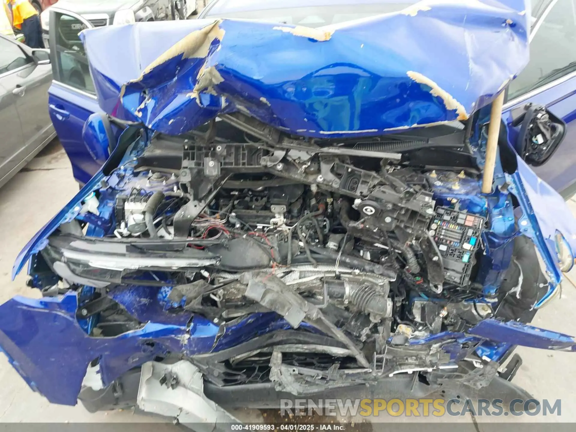 10 Photograph of a damaged car 2HKRS4H78RH459237 HONDA CR-V 2024