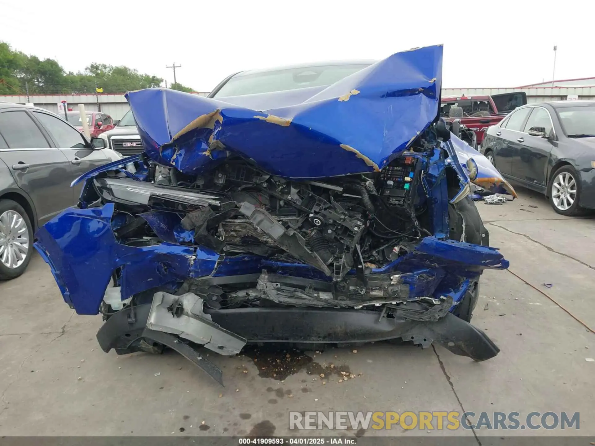 12 Photograph of a damaged car 2HKRS4H78RH459237 HONDA CR-V 2024