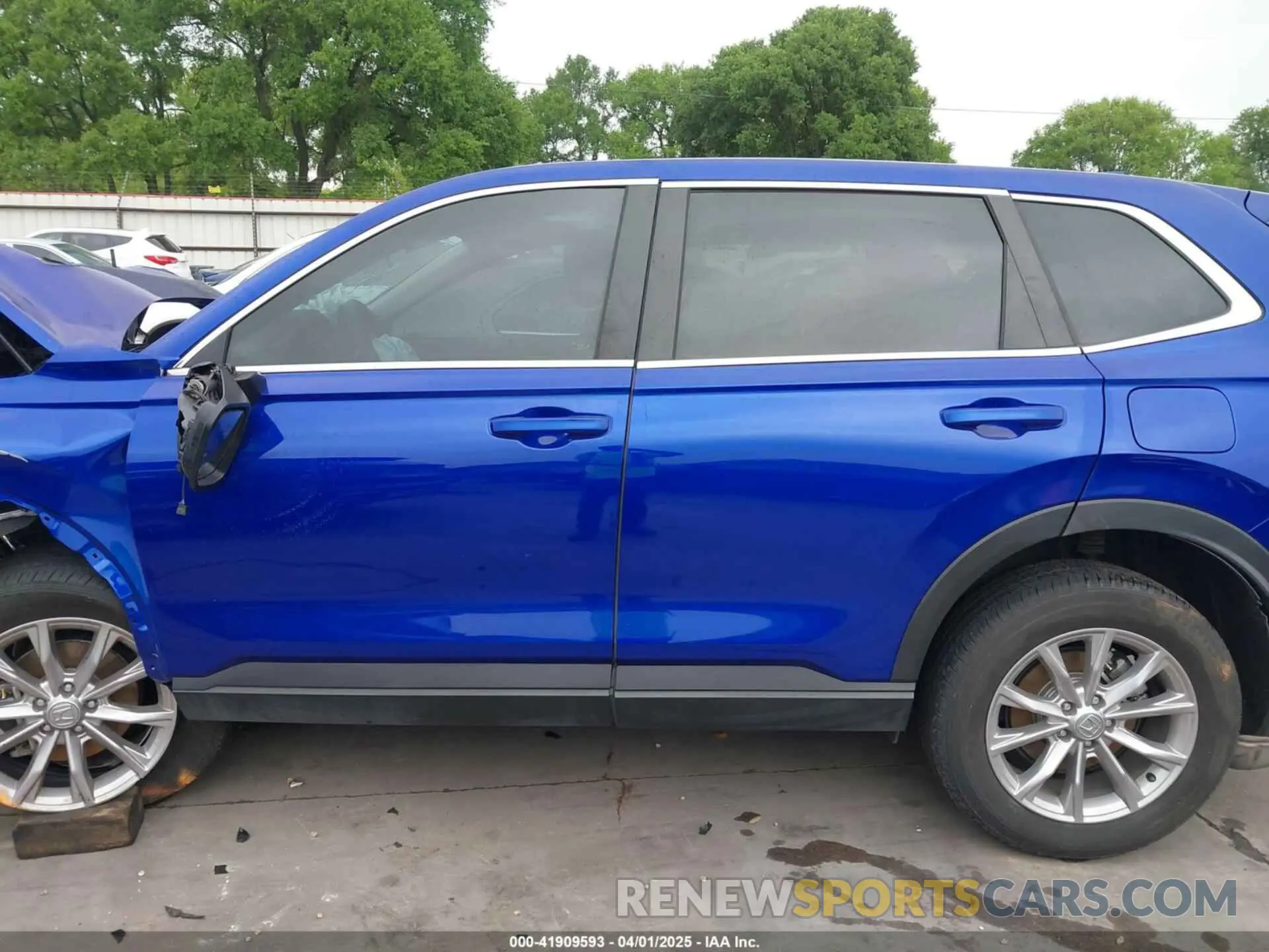 14 Photograph of a damaged car 2HKRS4H78RH459237 HONDA CR-V 2024