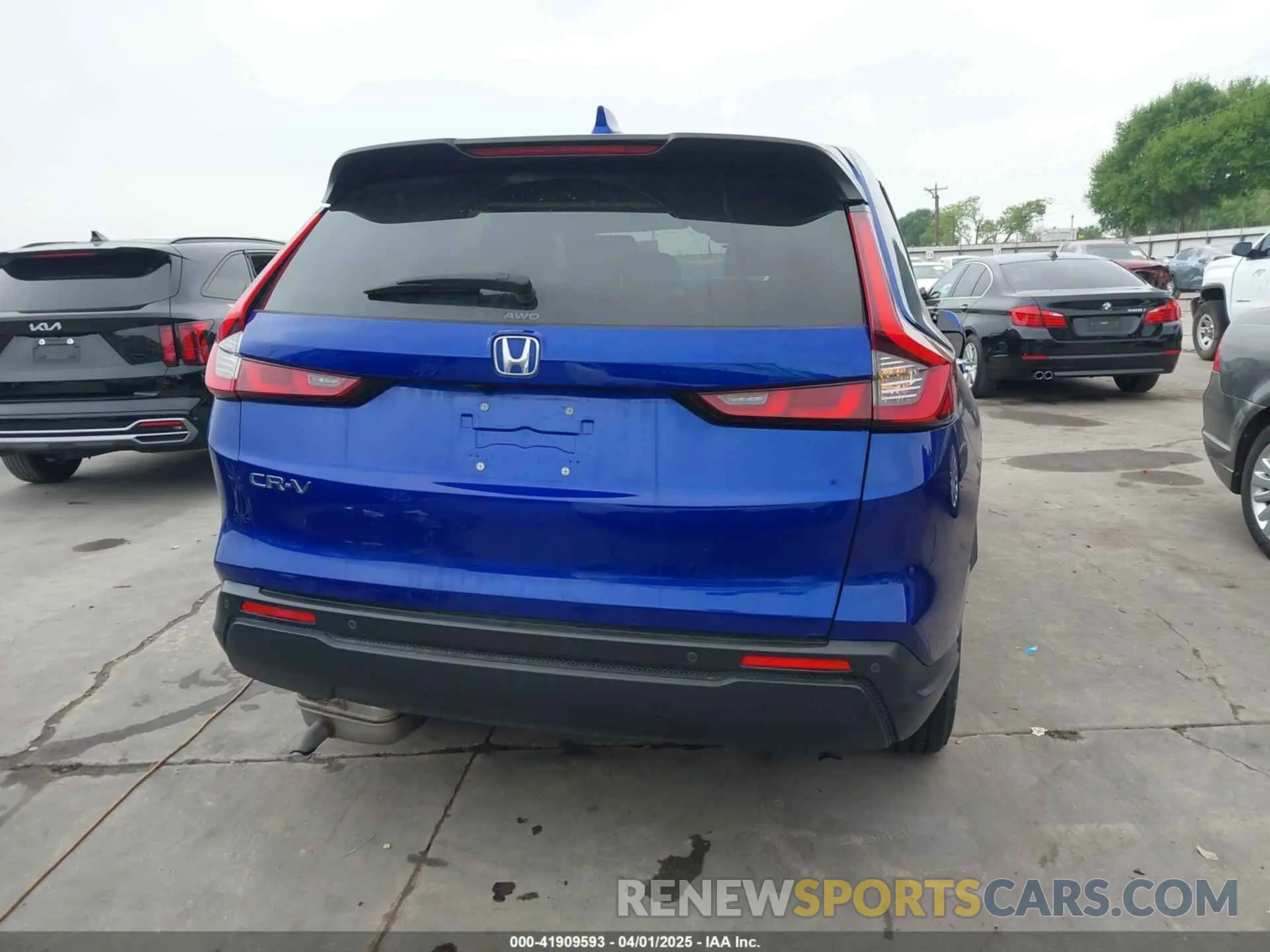 16 Photograph of a damaged car 2HKRS4H78RH459237 HONDA CR-V 2024