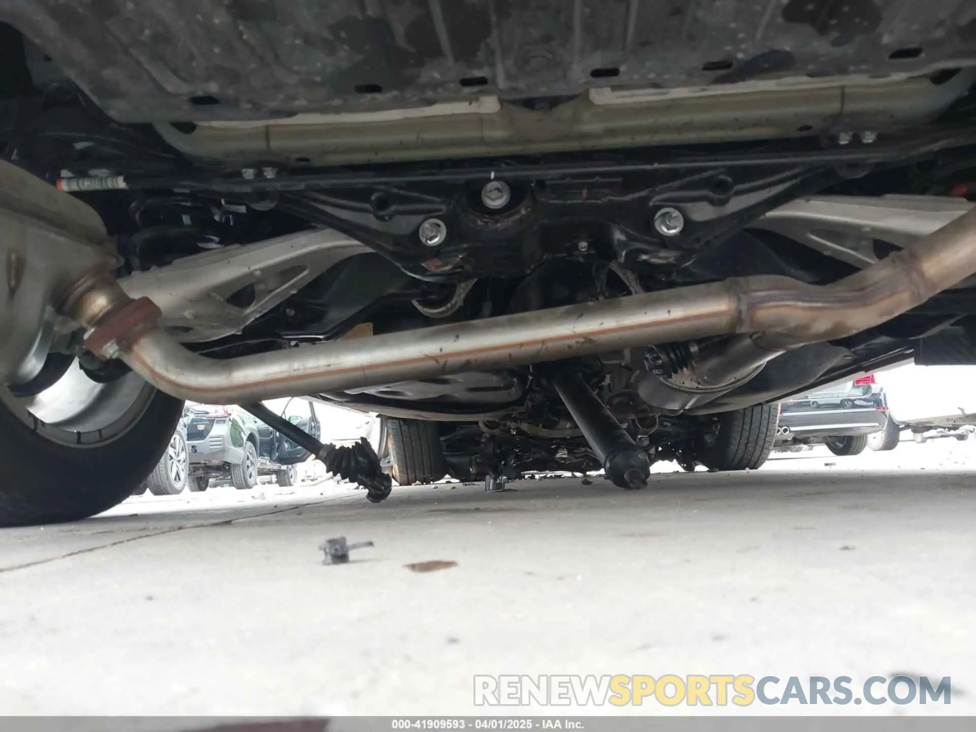 19 Photograph of a damaged car 2HKRS4H78RH459237 HONDA CR-V 2024