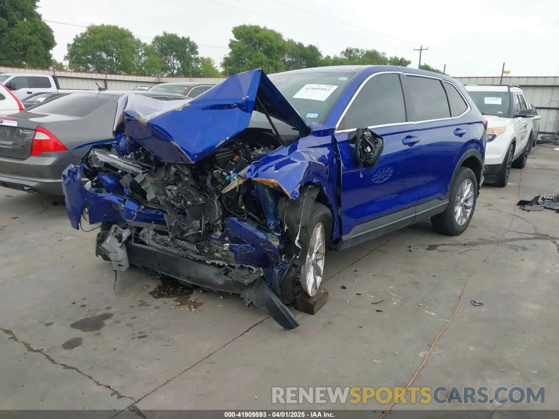 2 Photograph of a damaged car 2HKRS4H78RH459237 HONDA CR-V 2024