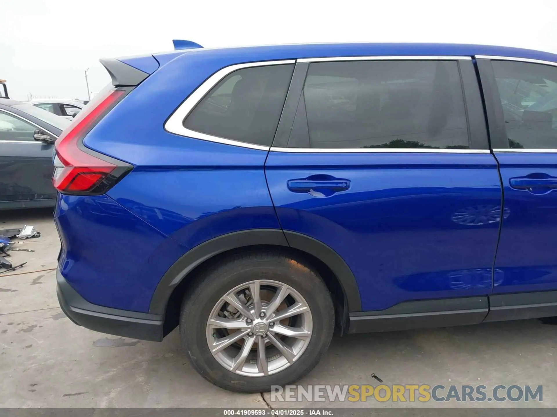 21 Photograph of a damaged car 2HKRS4H78RH459237 HONDA CR-V 2024