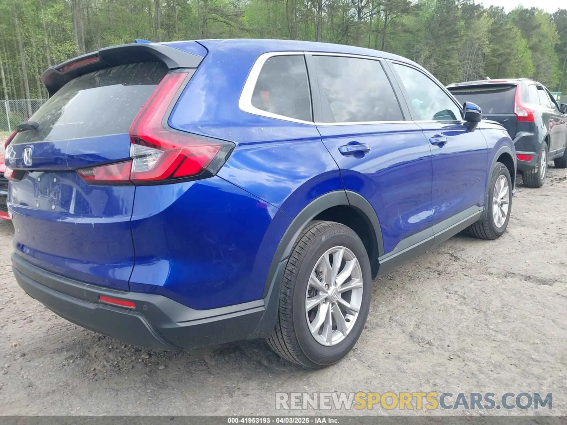 4 Photograph of a damaged car 2HKRS4H79RH450742 HONDA CR-V 2024