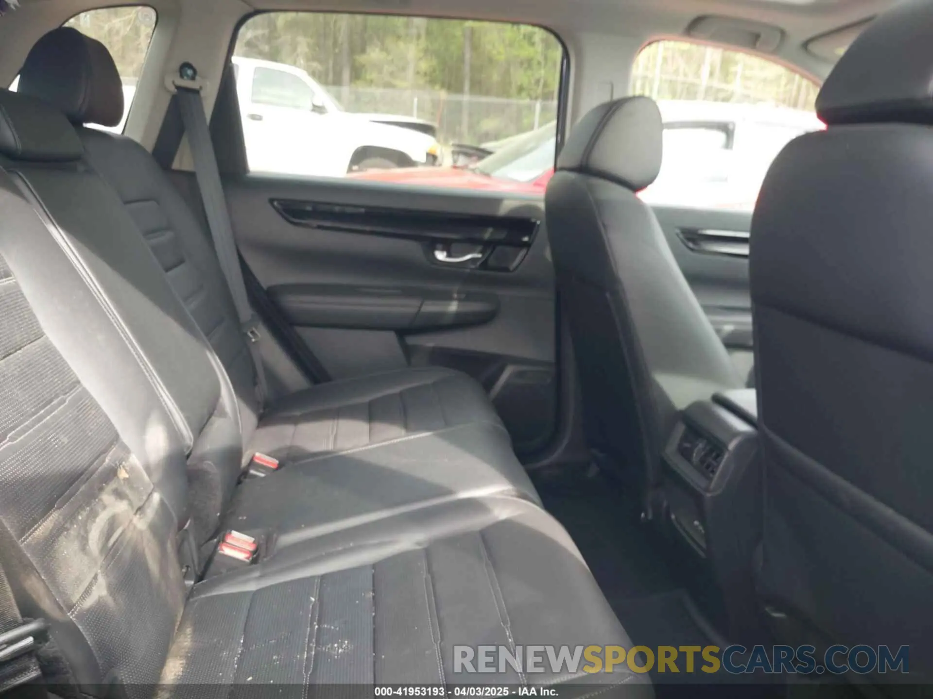 8 Photograph of a damaged car 2HKRS4H79RH450742 HONDA CR-V 2024