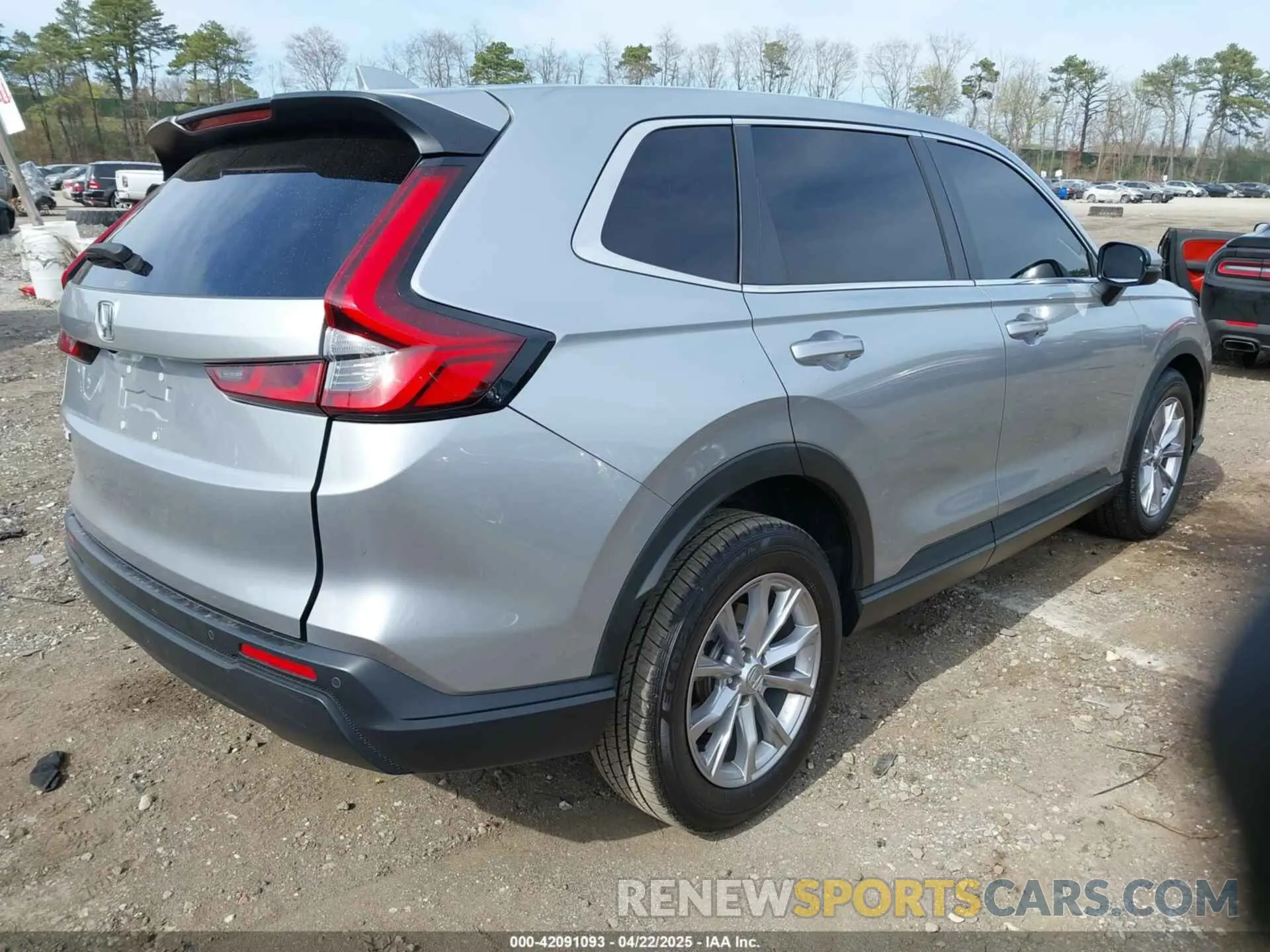 4 Photograph of a damaged car 2HKRS4H7XRH464844 HONDA CR-V 2024