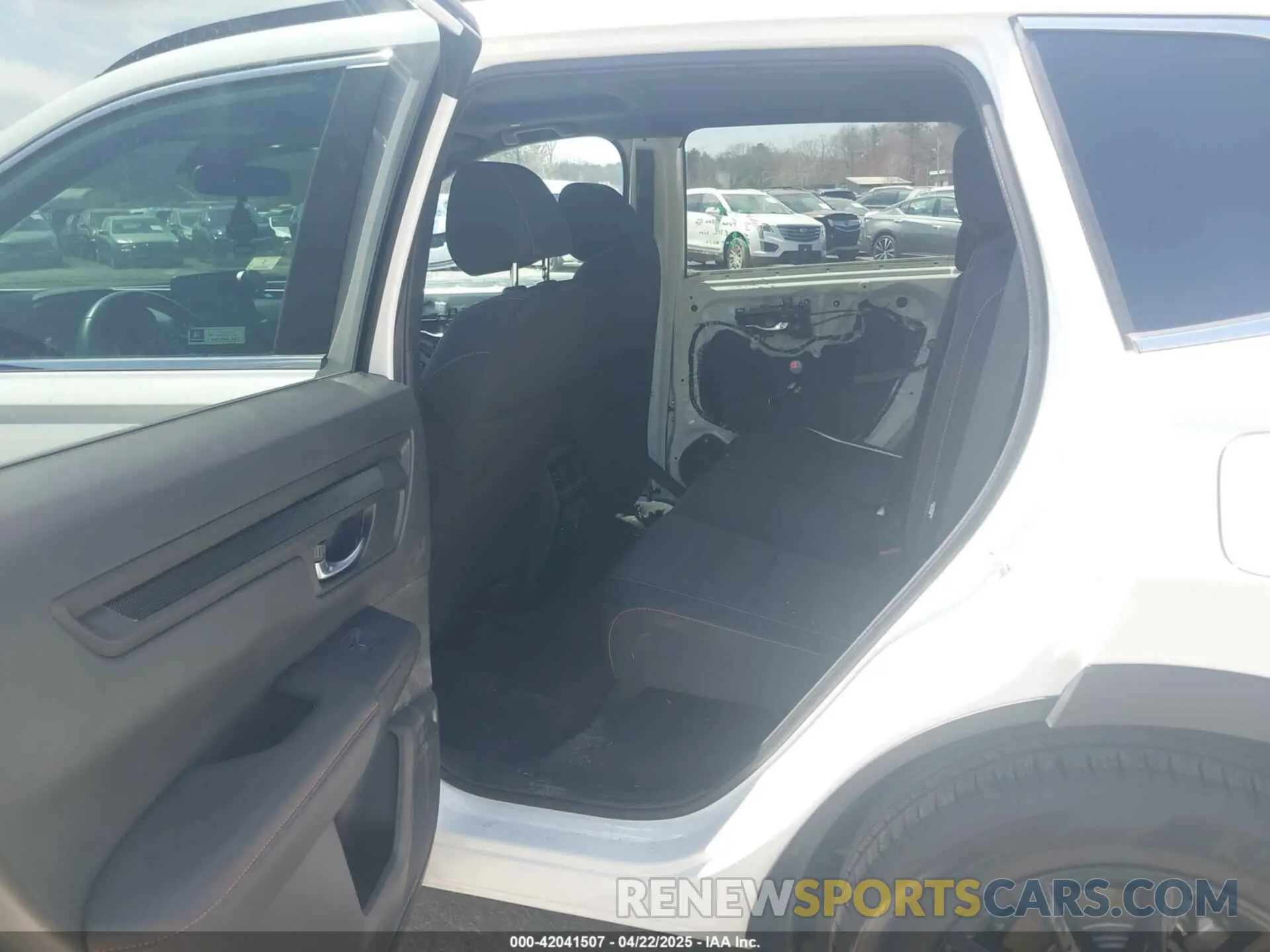 8 Photograph of a damaged car 2HKRS6H54RH813443 HONDA CR-V 2024