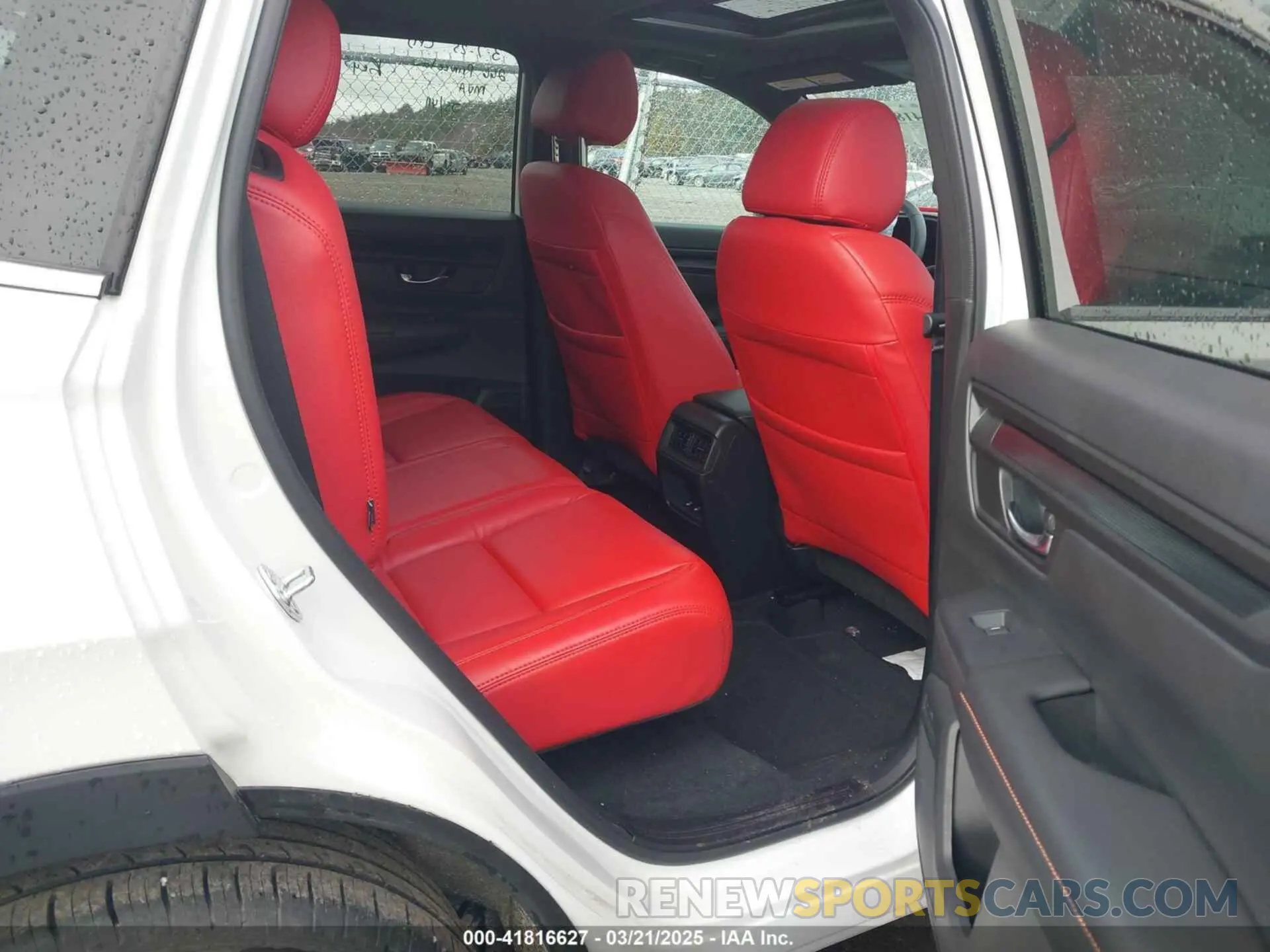 8 Photograph of a damaged car 2HKRS6H56RH803903 HONDA CR-V 2024