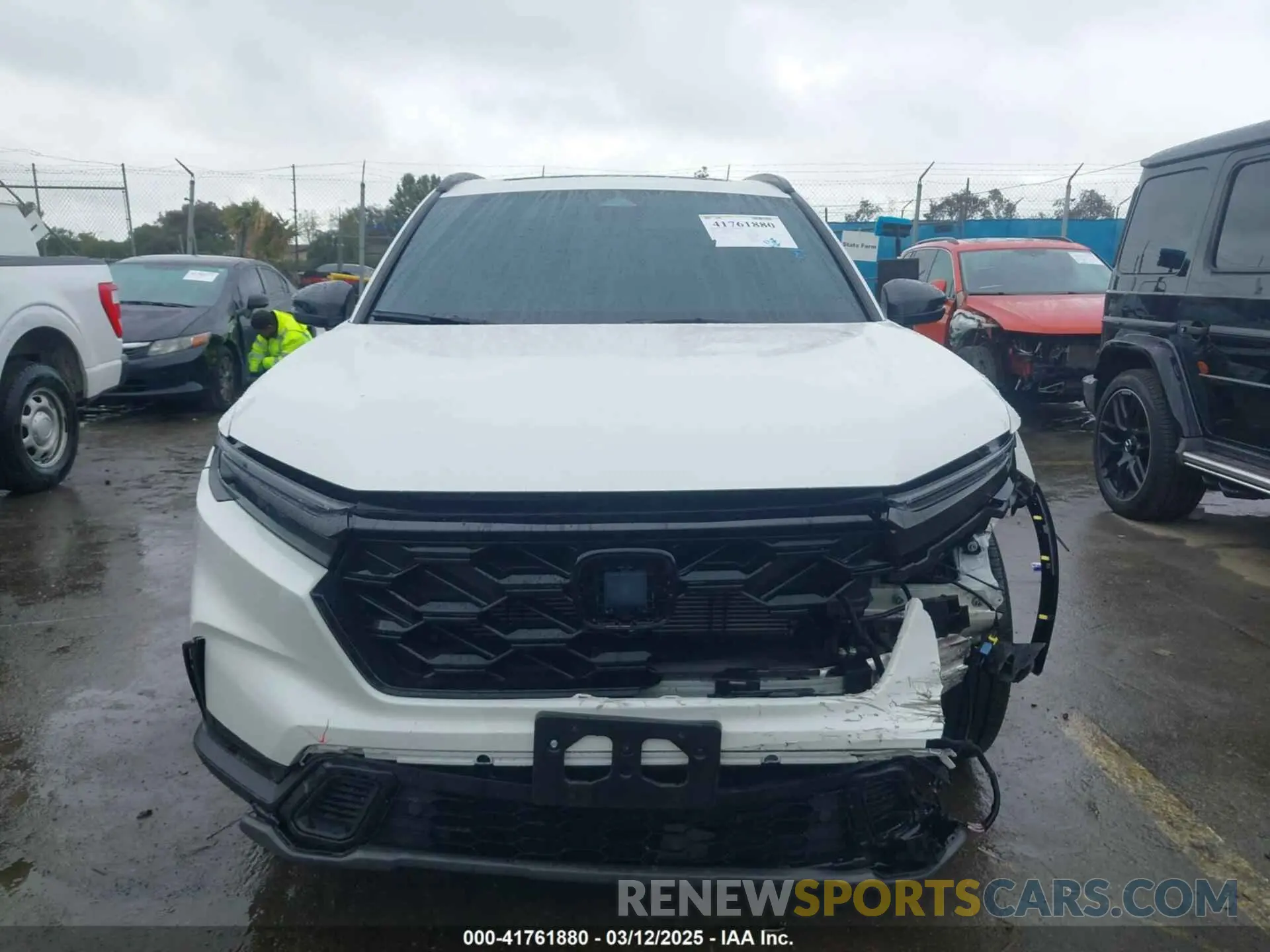 12 Photograph of a damaged car 2HKRS6H81RH808288 HONDA CR-V 2024