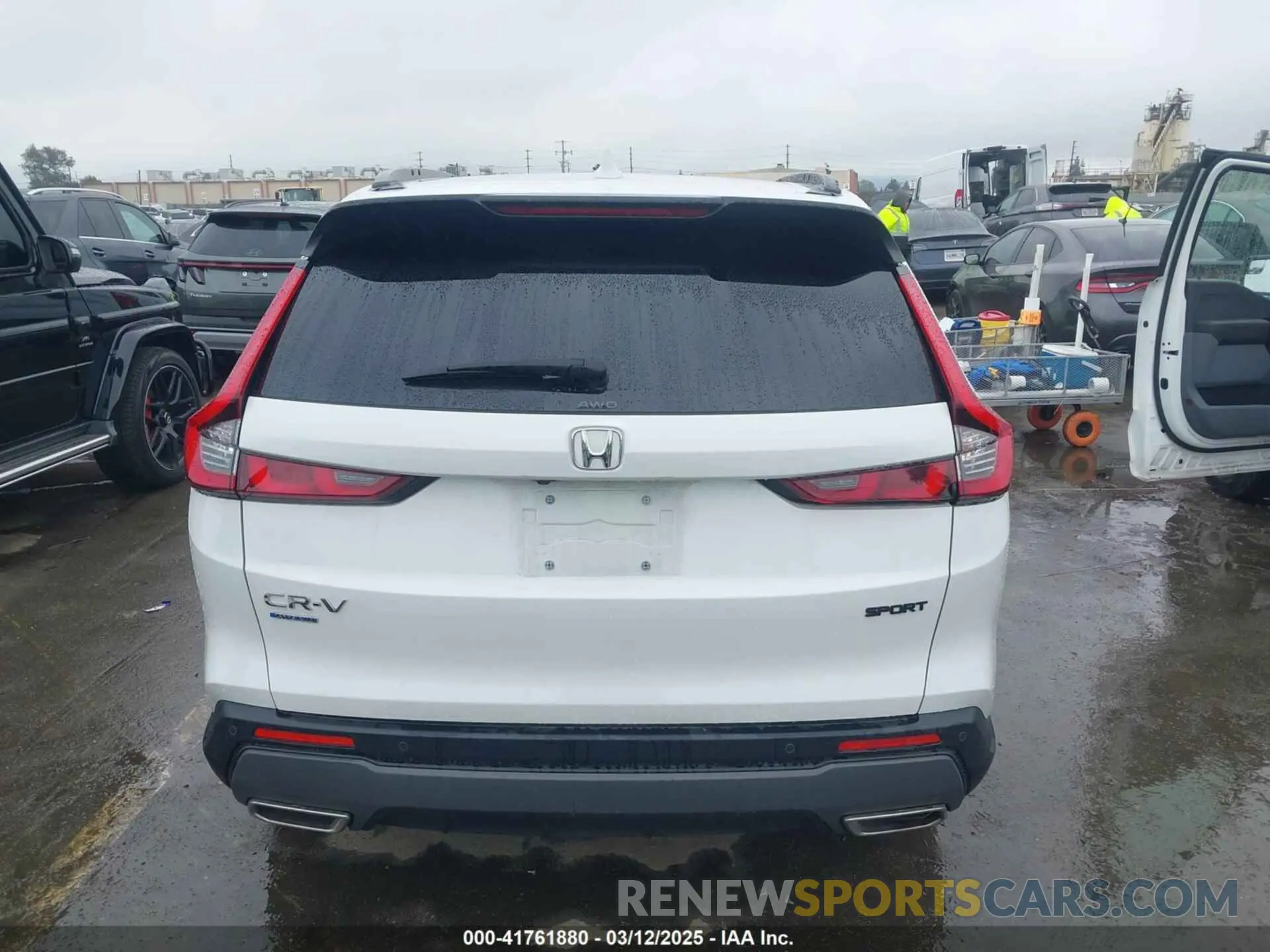 16 Photograph of a damaged car 2HKRS6H81RH808288 HONDA CR-V 2024