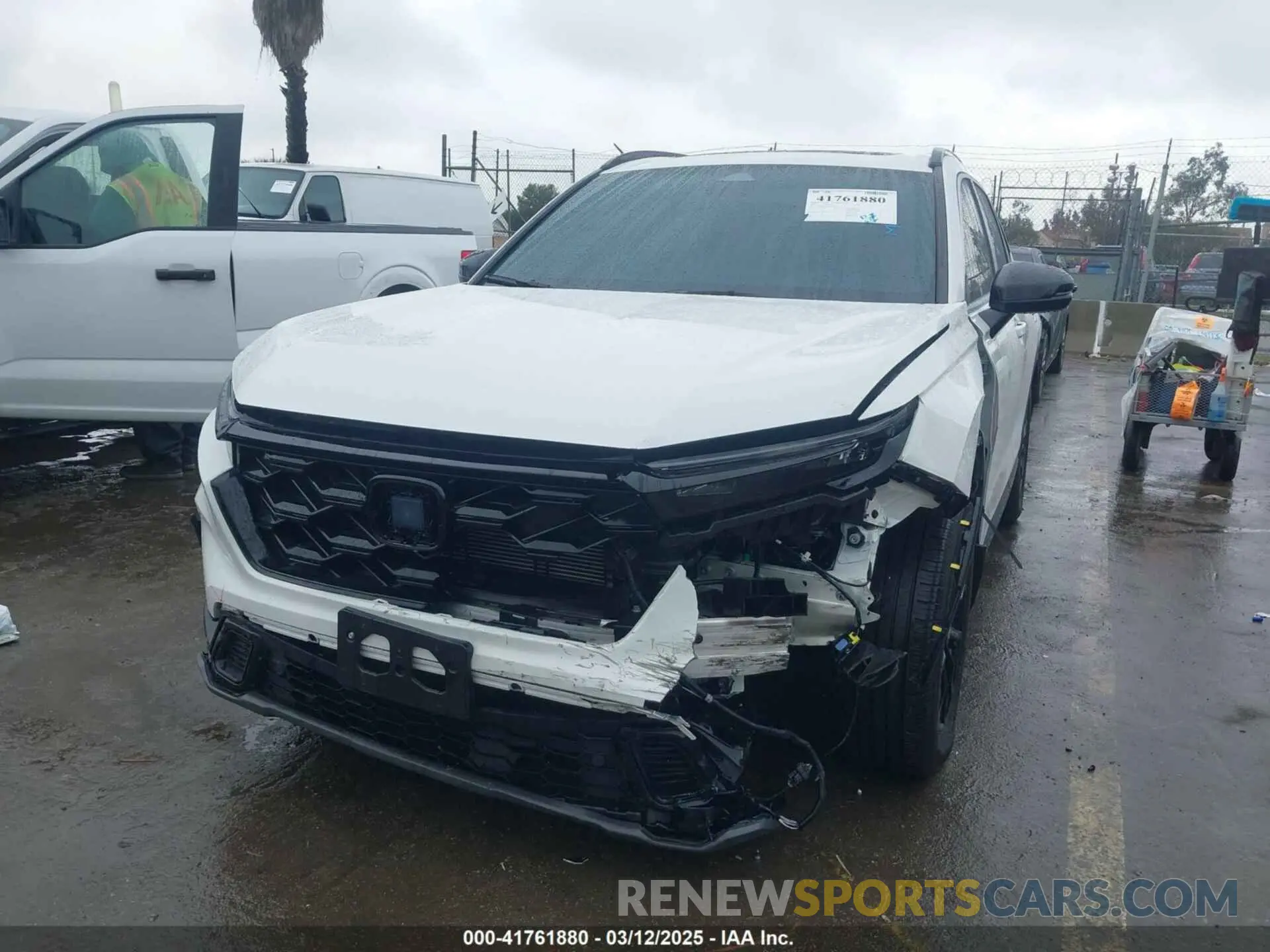 2 Photograph of a damaged car 2HKRS6H81RH808288 HONDA CR-V 2024