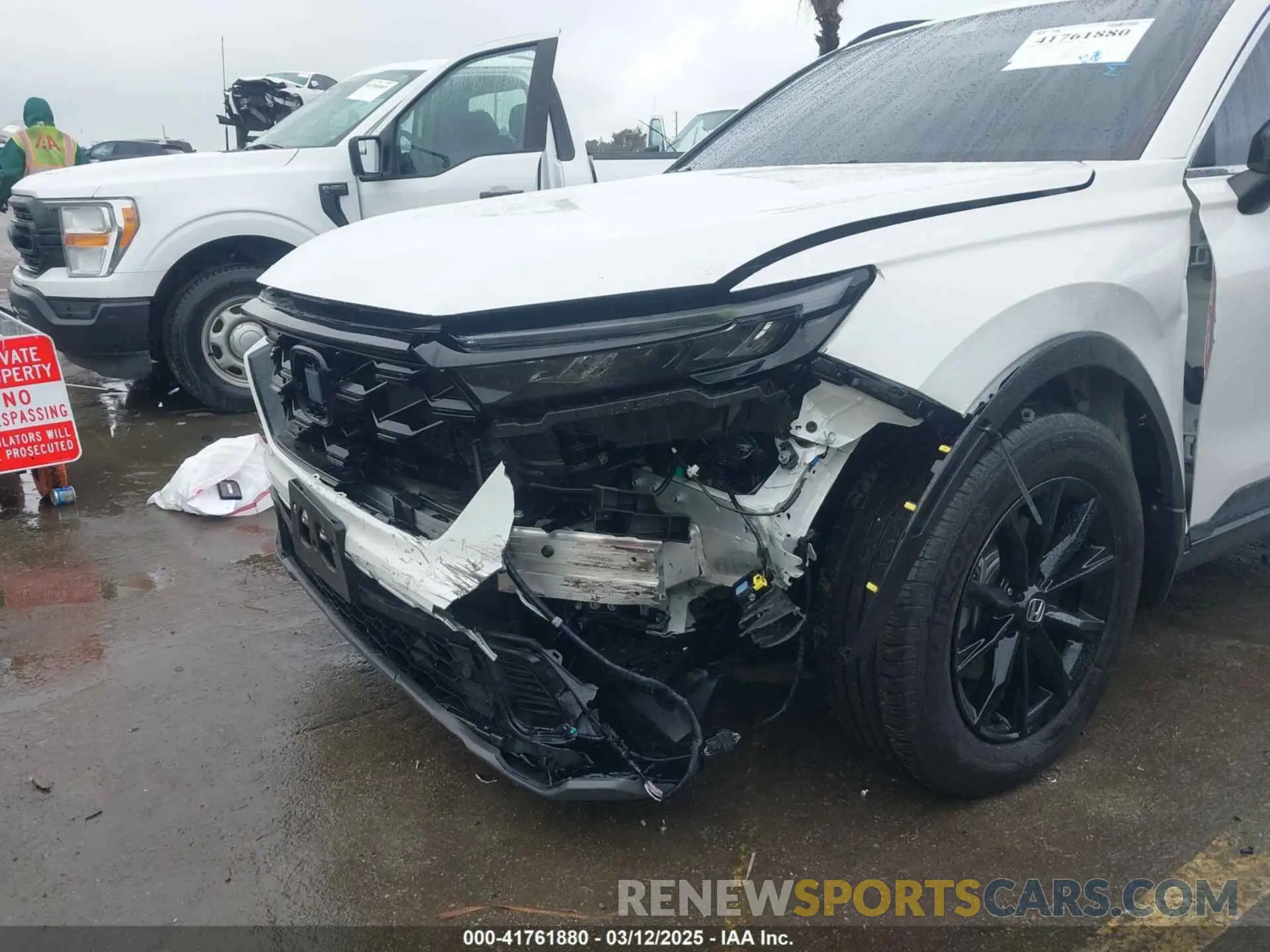 6 Photograph of a damaged car 2HKRS6H81RH808288 HONDA CR-V 2024