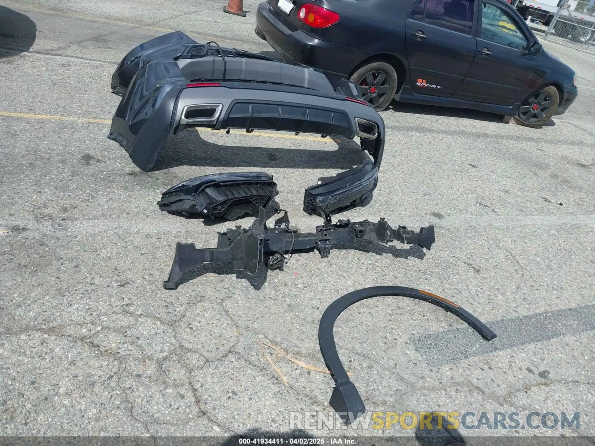 12 Photograph of a damaged car 2HKRS6H83RH810298 HONDA CR-V 2024