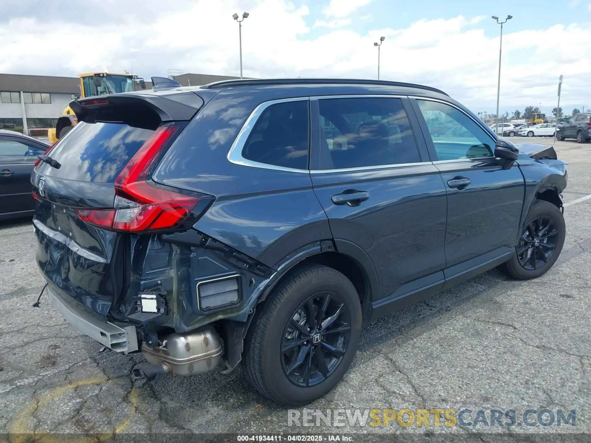 4 Photograph of a damaged car 2HKRS6H83RH810298 HONDA CR-V 2024