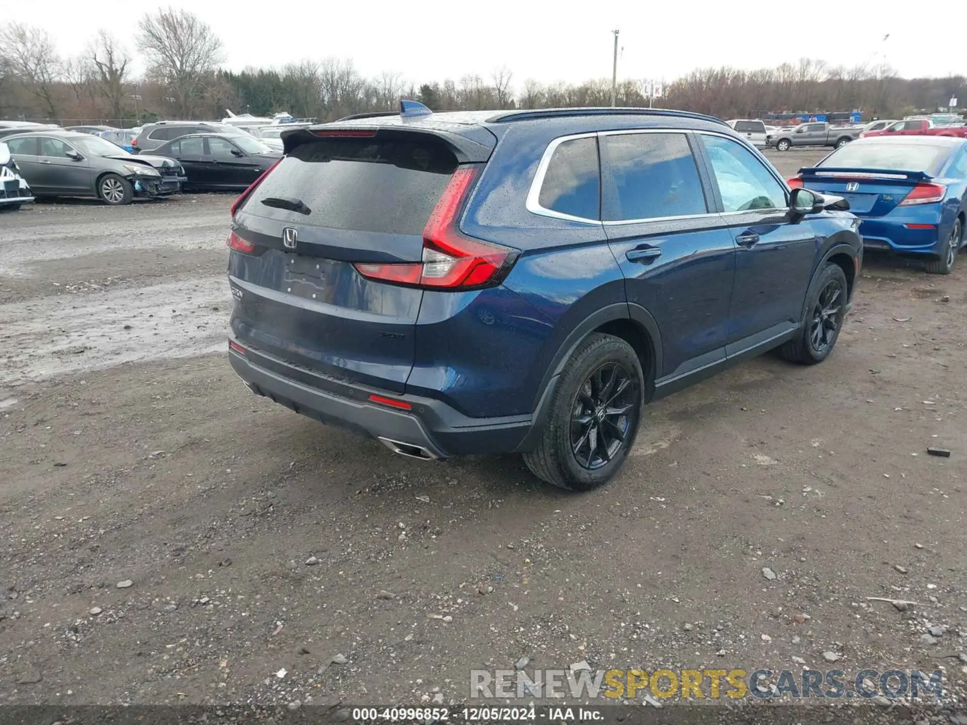 4 Photograph of a damaged car 2HKRS6H86RH806374 HONDA CR-V 2024