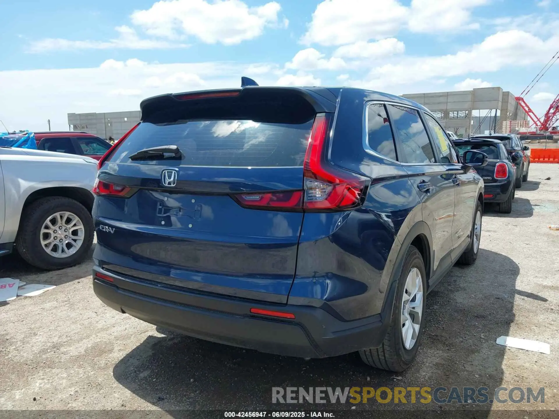 4 Photograph of a damaged car 5J6RS3H2XRL008556 HONDA CR-V 2024