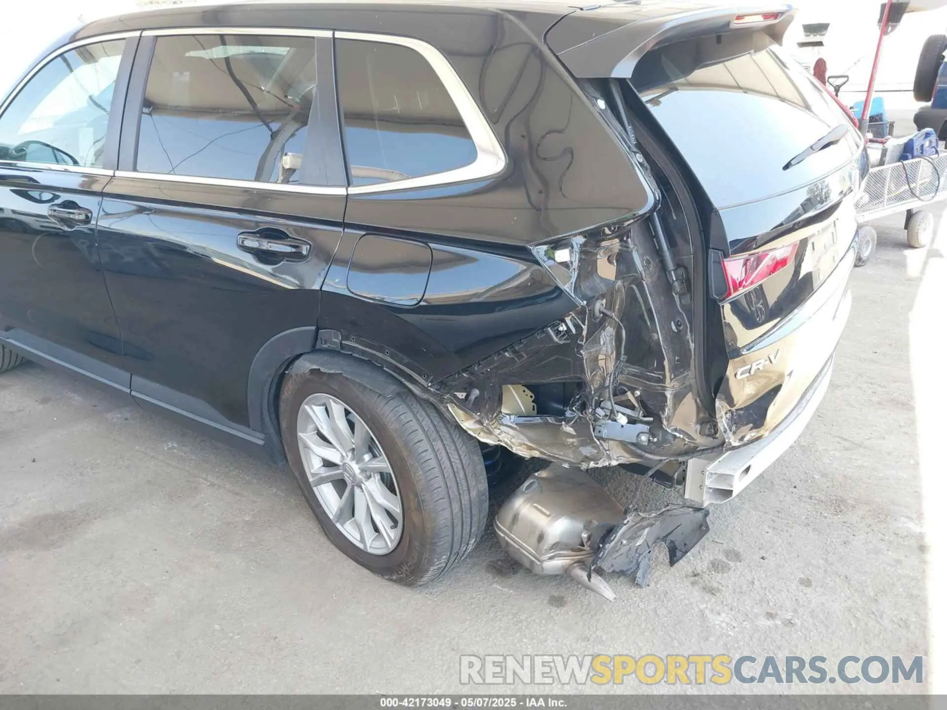 6 Photograph of a damaged car 5J6RS3H42RL000355 HONDA CR-V 2024