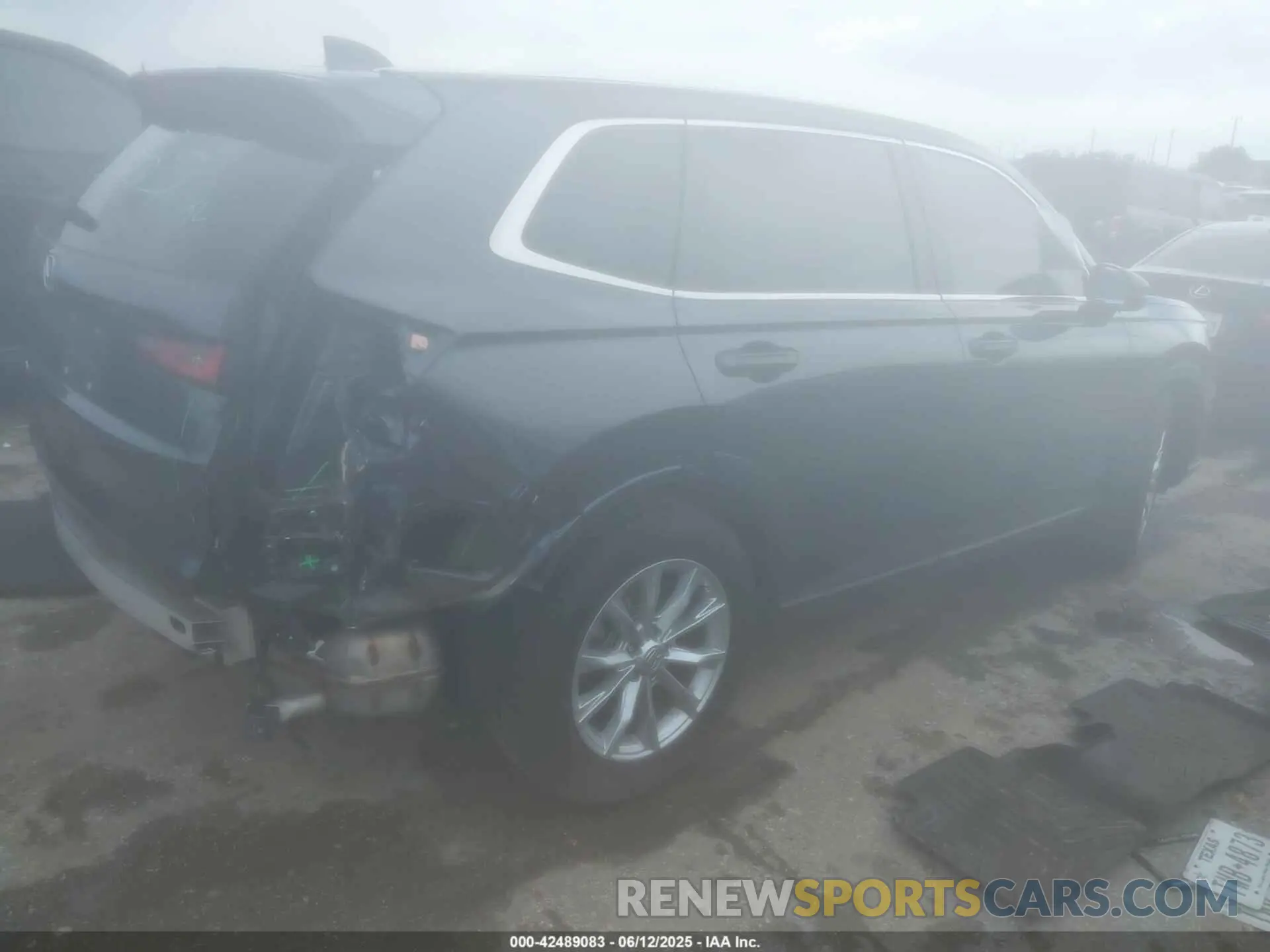 4 Photograph of a damaged car 5J6RS3H79RL009077 HONDA CR-V 2024