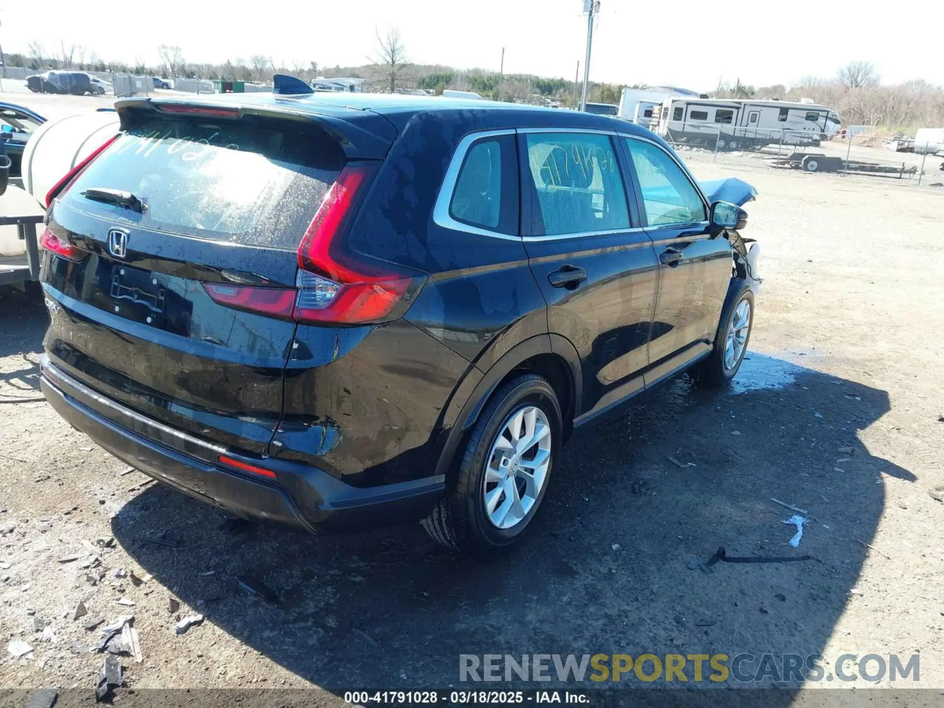 4 Photograph of a damaged car 5J6RS4H25RL002833 HONDA CR-V 2024