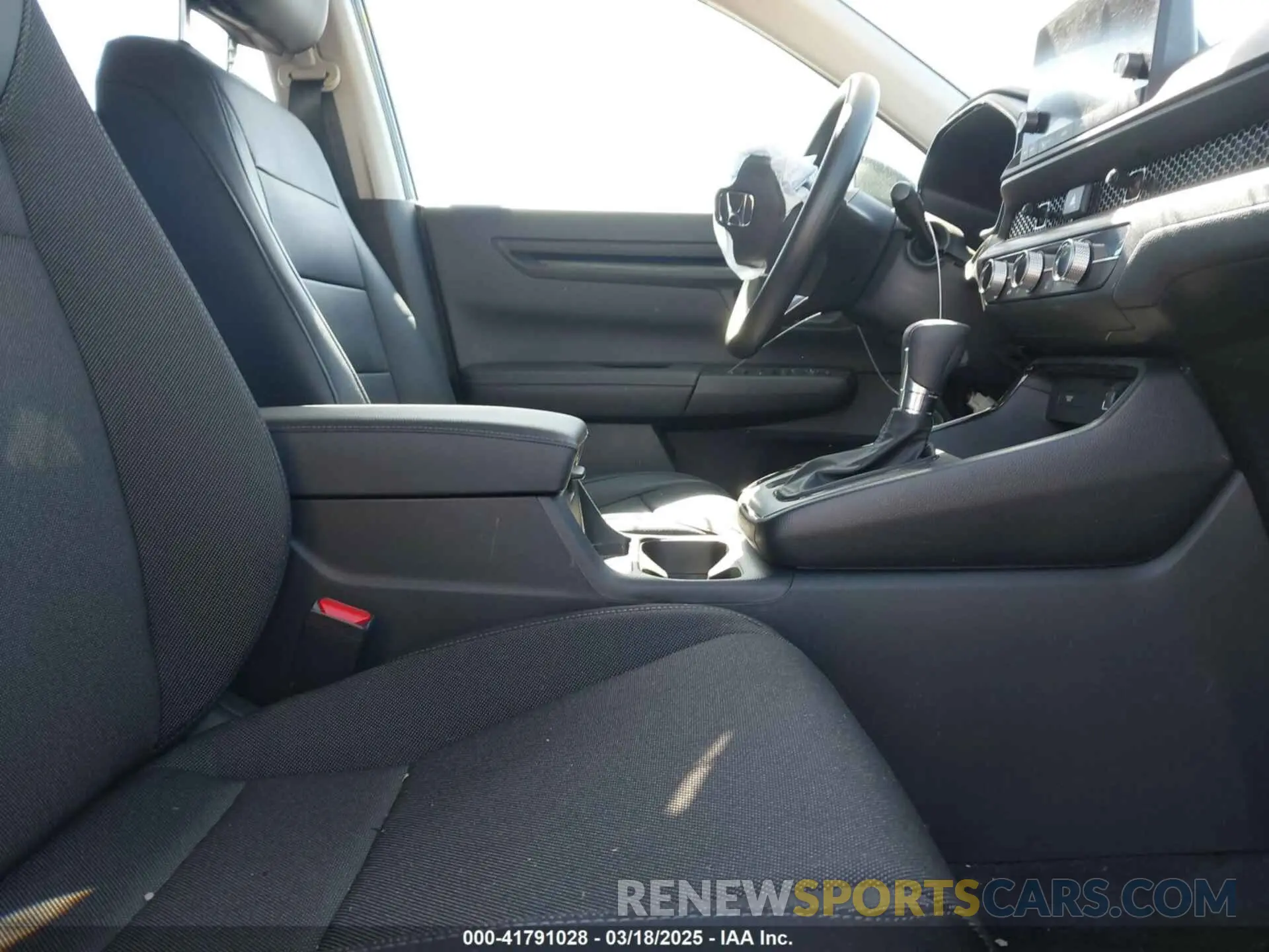 5 Photograph of a damaged car 5J6RS4H25RL002833 HONDA CR-V 2024