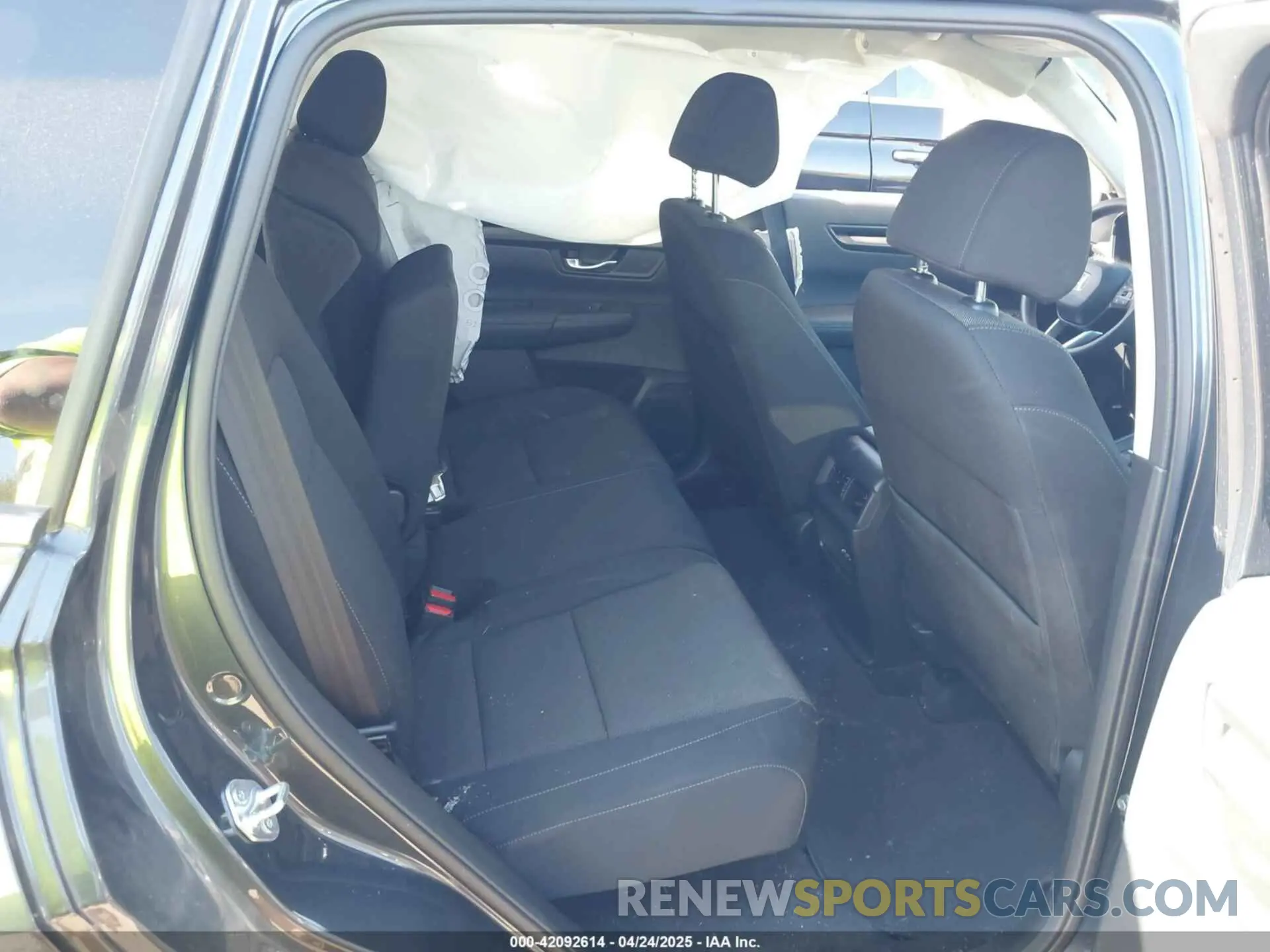 8 Photograph of a damaged car 5J6RS4H44RL014828 HONDA CR-V 2024