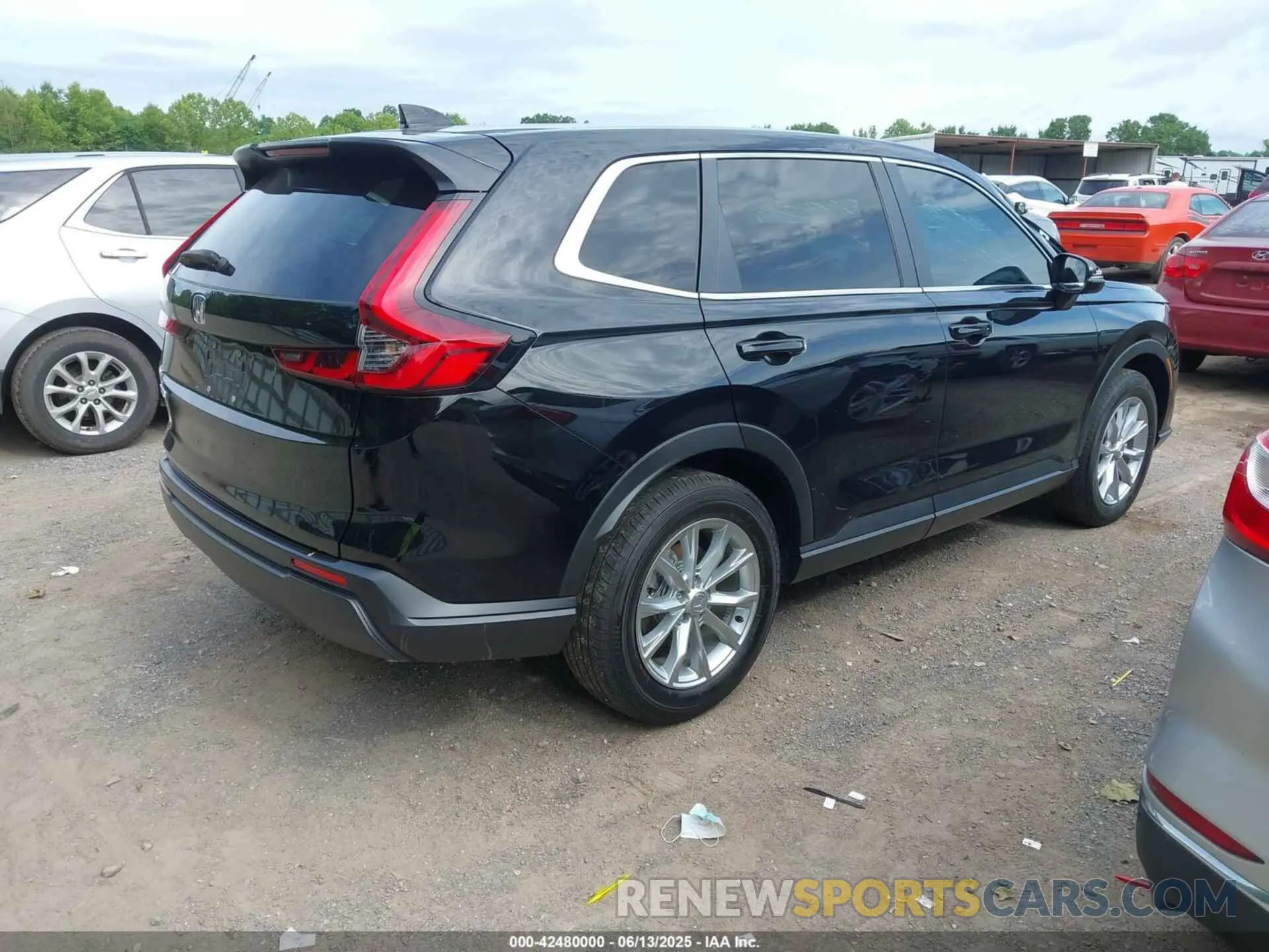 4 Photograph of a damaged car 5J6RS4H47RL008604 HONDA CR-V 2024