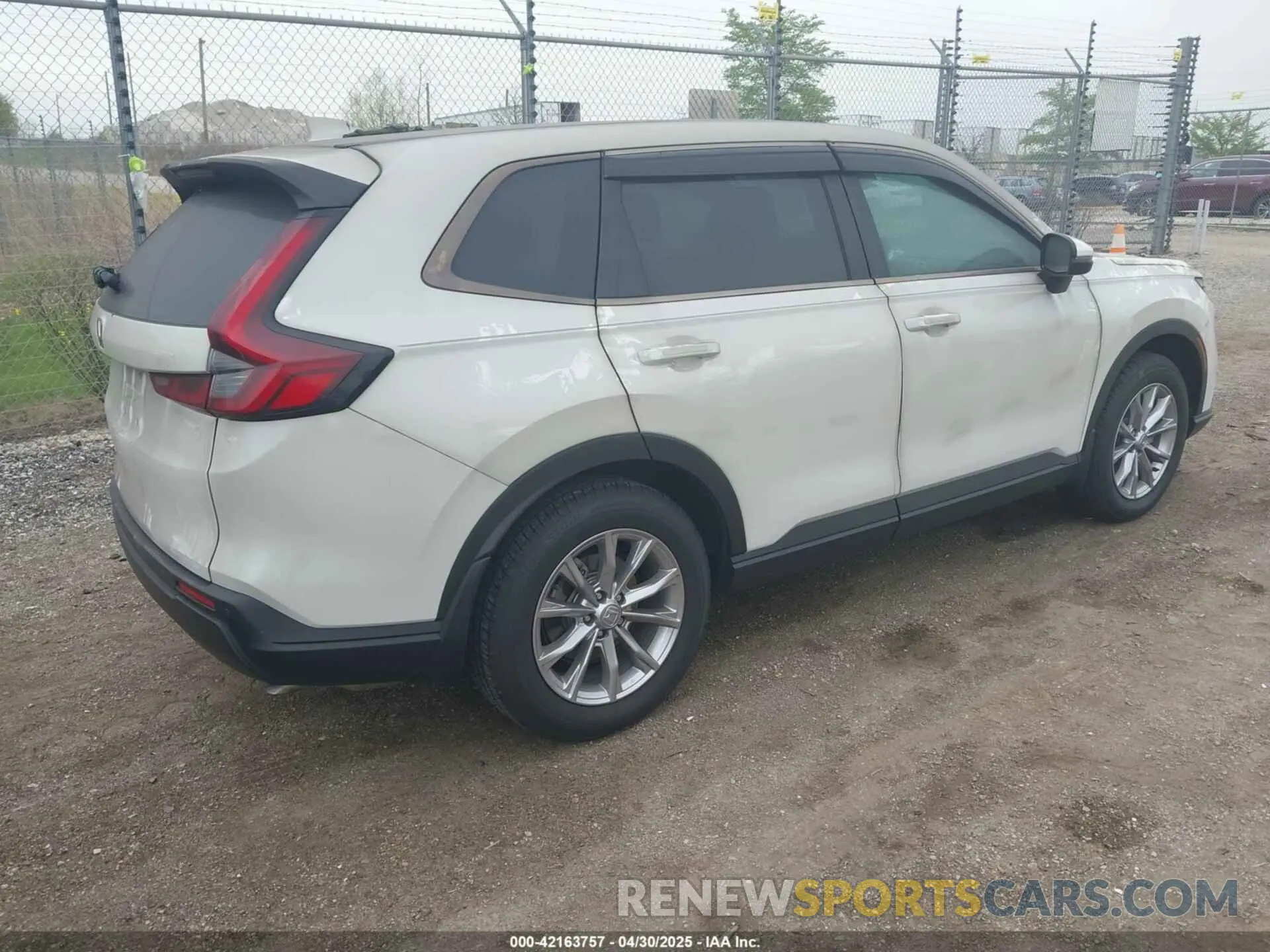 4 Photograph of a damaged car 5J6RS4H70RL004193 HONDA CR-V 2024