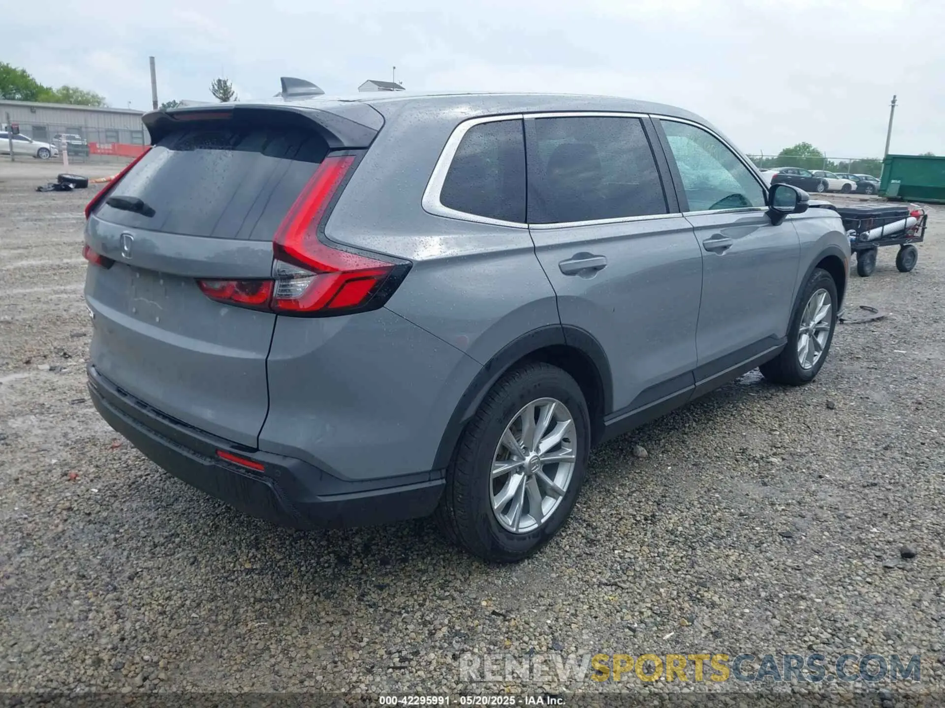 4 Photograph of a damaged car 5J6RS4H78RL016298 HONDA CR-V 2024