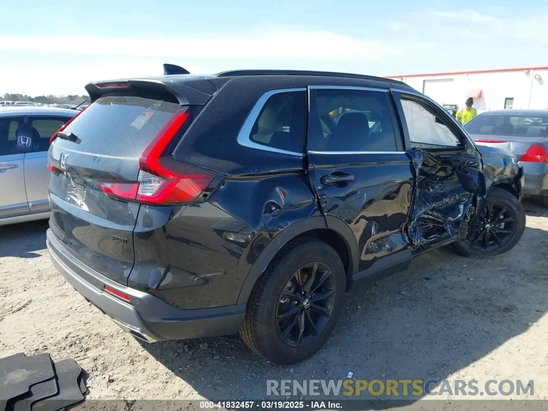 4 Photograph of a damaged car 5J6RS5H80RL003110 HONDA CR-V 2024