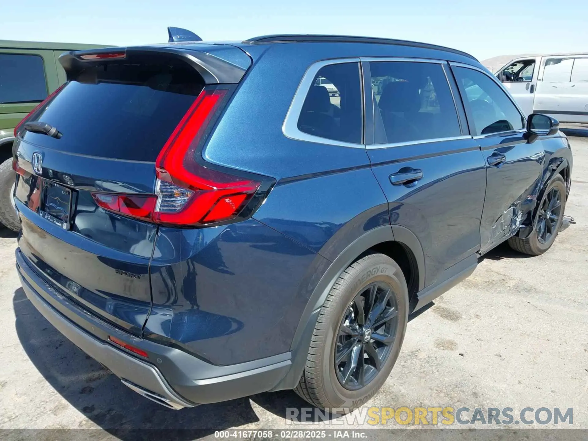 4 Photograph of a damaged car 5J6RS5H82RL005215 HONDA CR-V 2024