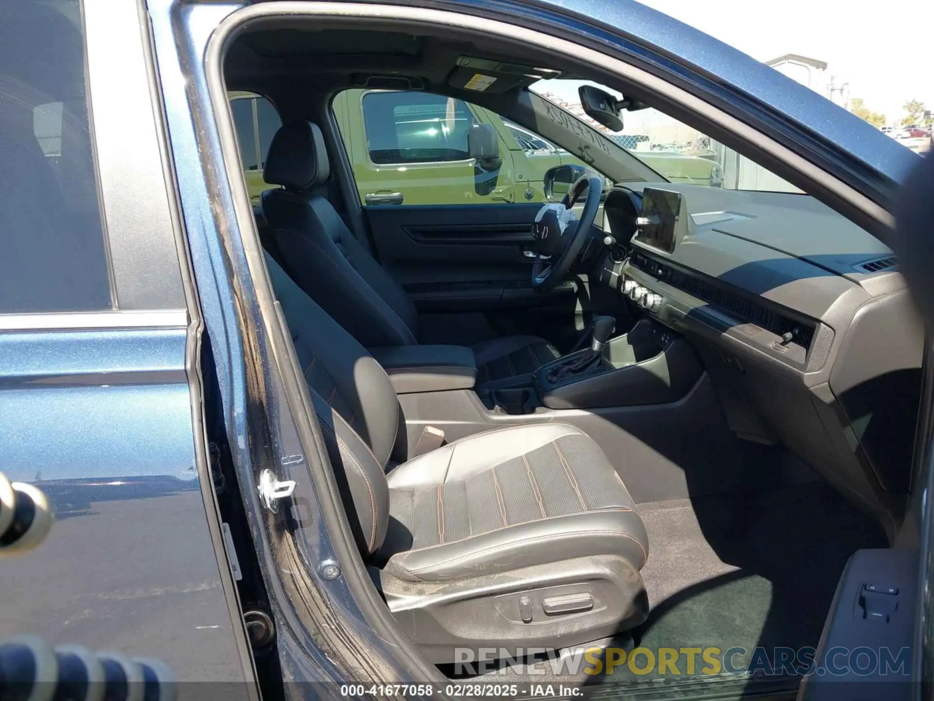 5 Photograph of a damaged car 5J6RS5H82RL005215 HONDA CR-V 2024