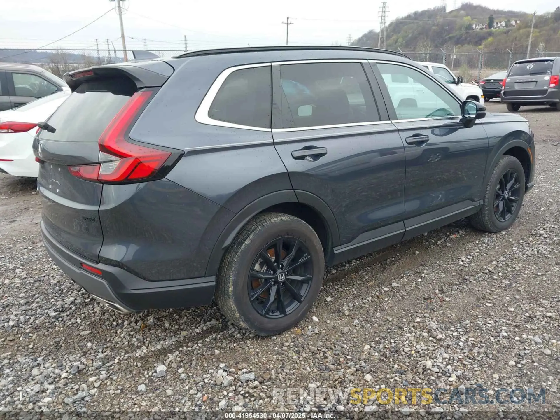 4 Photograph of a damaged car 5J6RS6H50RL025992 HONDA CR-V 2024
