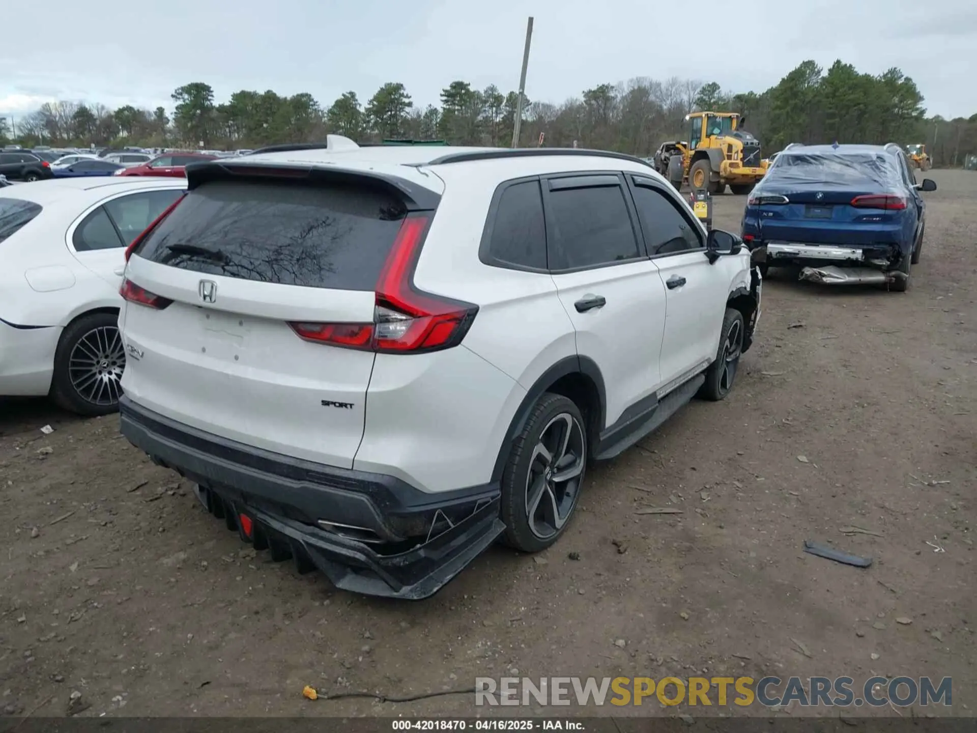 4 Photograph of a damaged car 5J6RS6H81RL027440 HONDA CR-V 2024